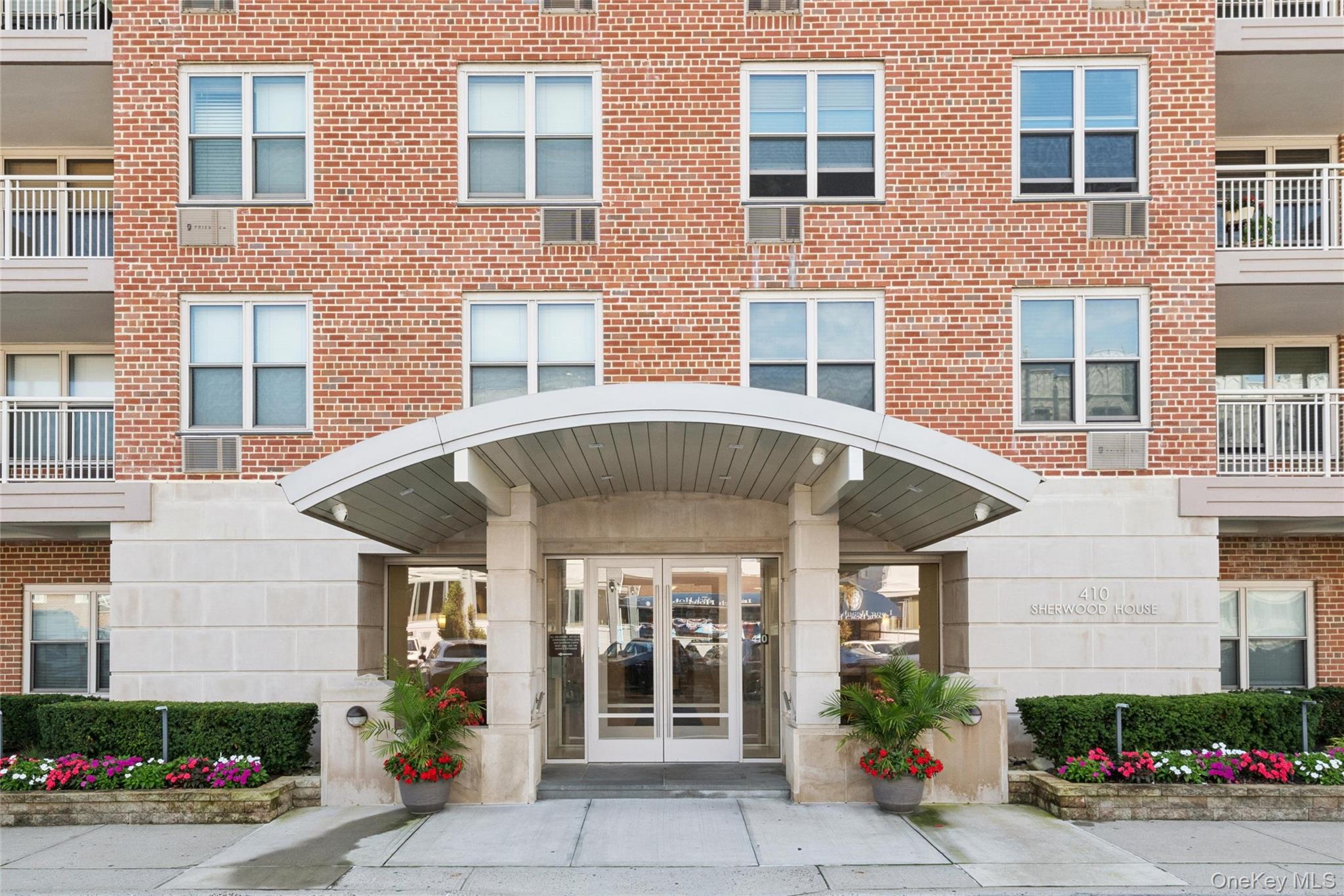 410 E Broadway Unit: 5M