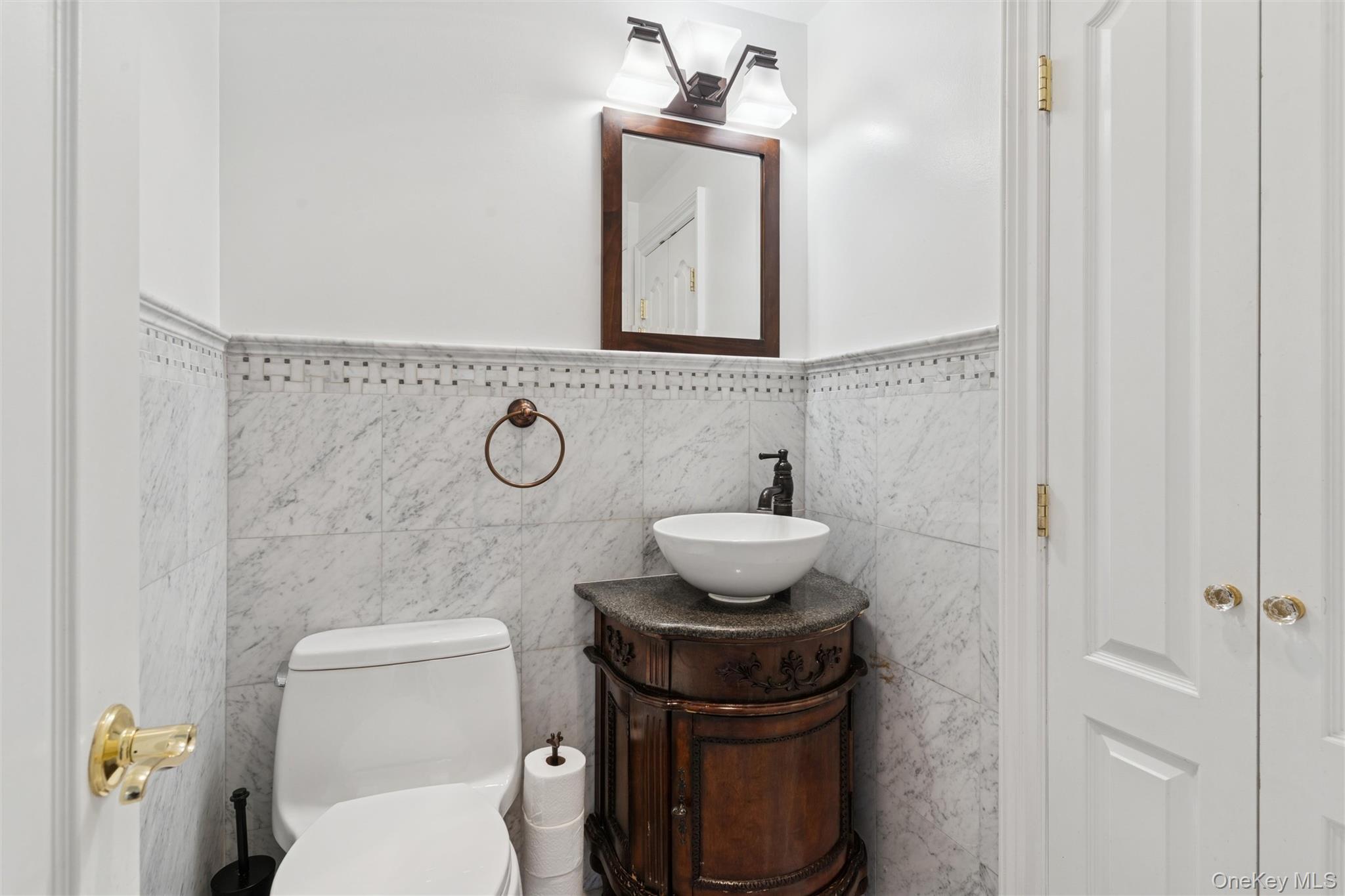 157 Hempstead Avenue Unit: B20