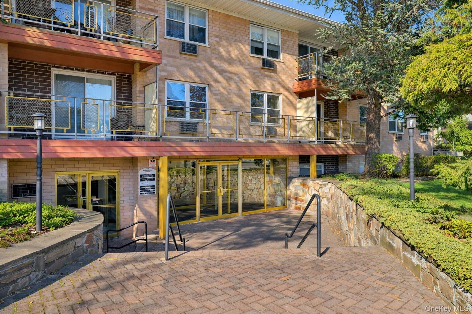 157 Hempstead Avenue Unit: B20