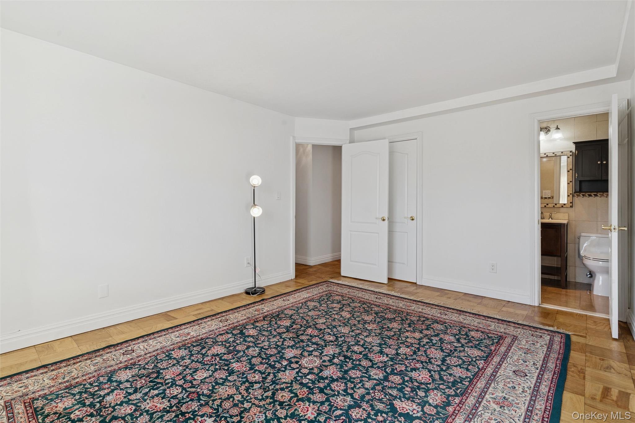 157 Hempstead Avenue Unit: B20