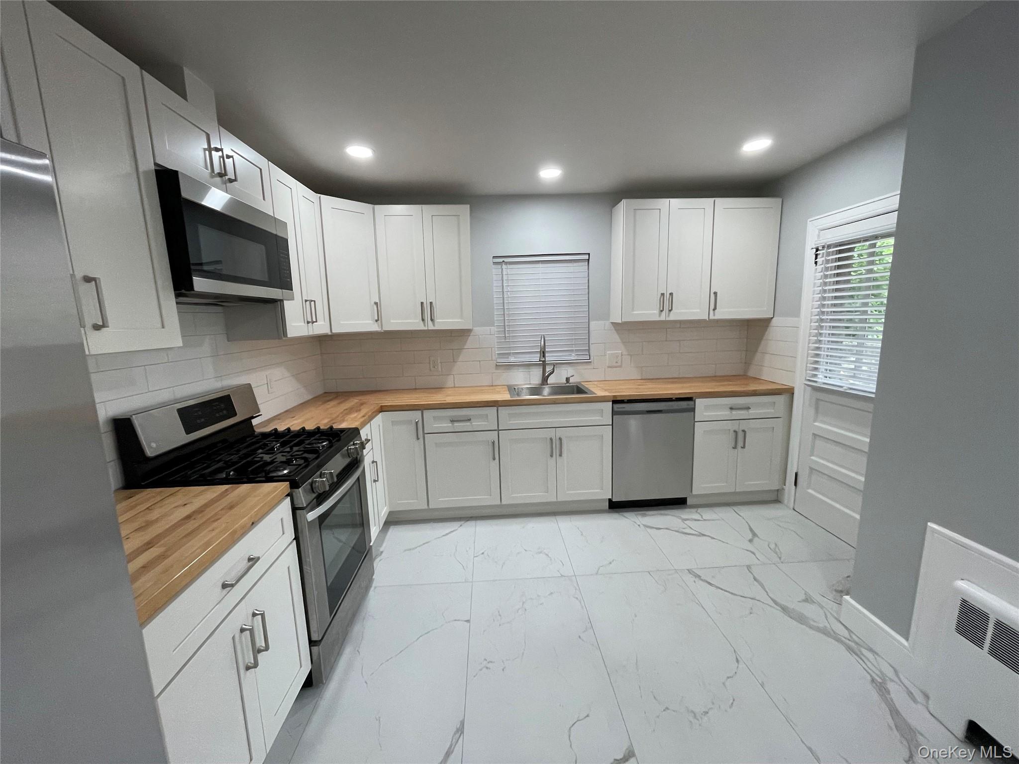 411 E Walnut Street Unit: Lower