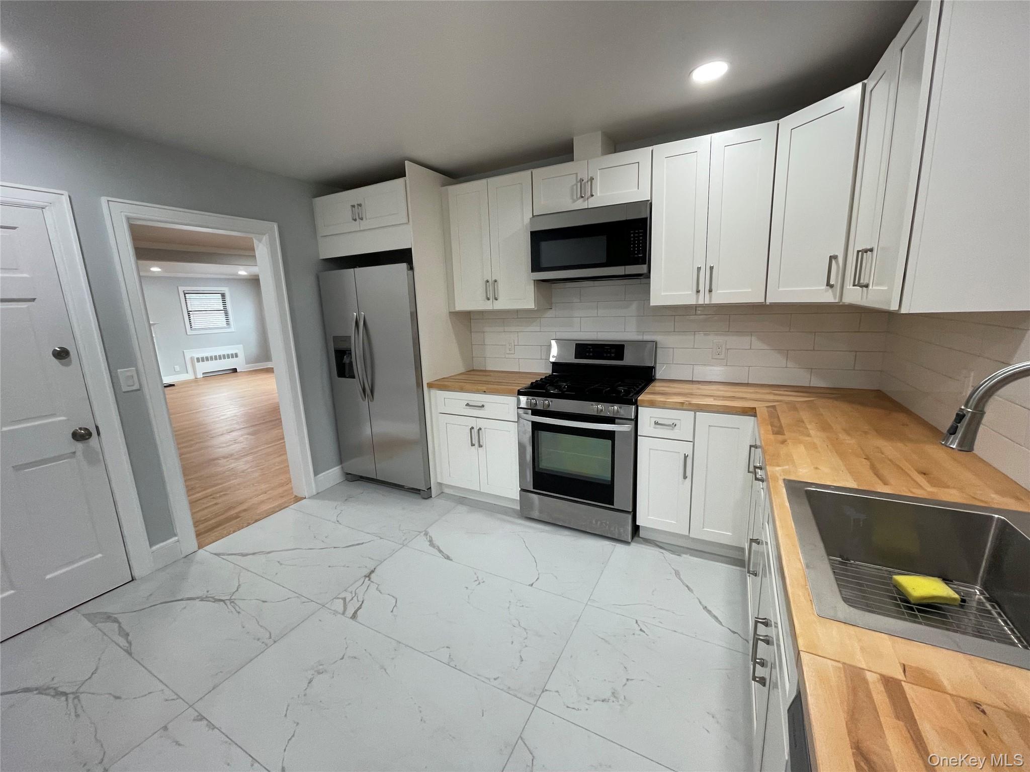 411 E Walnut Street Unit: Lower
