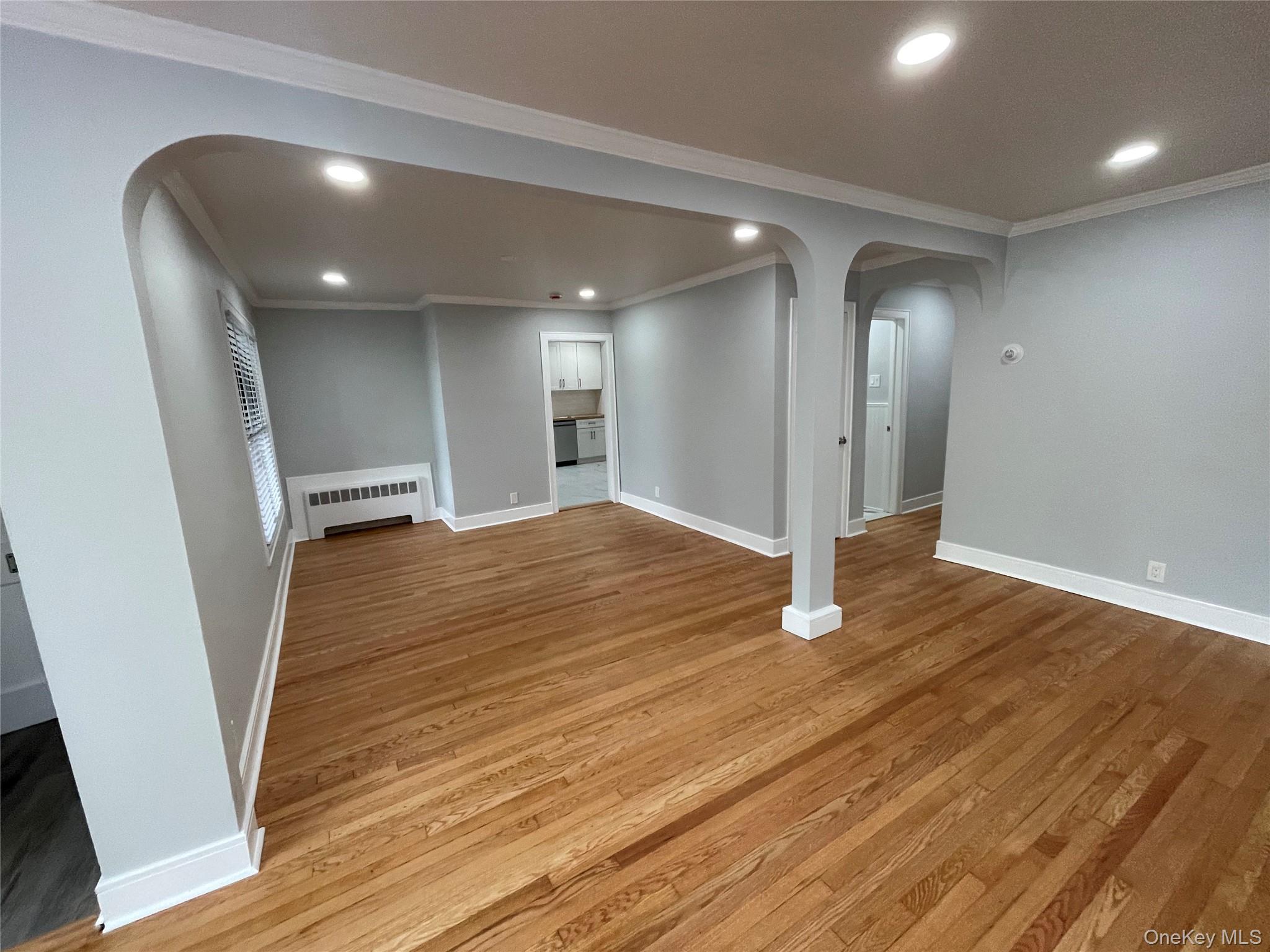 411 E Walnut Street Unit: Lower