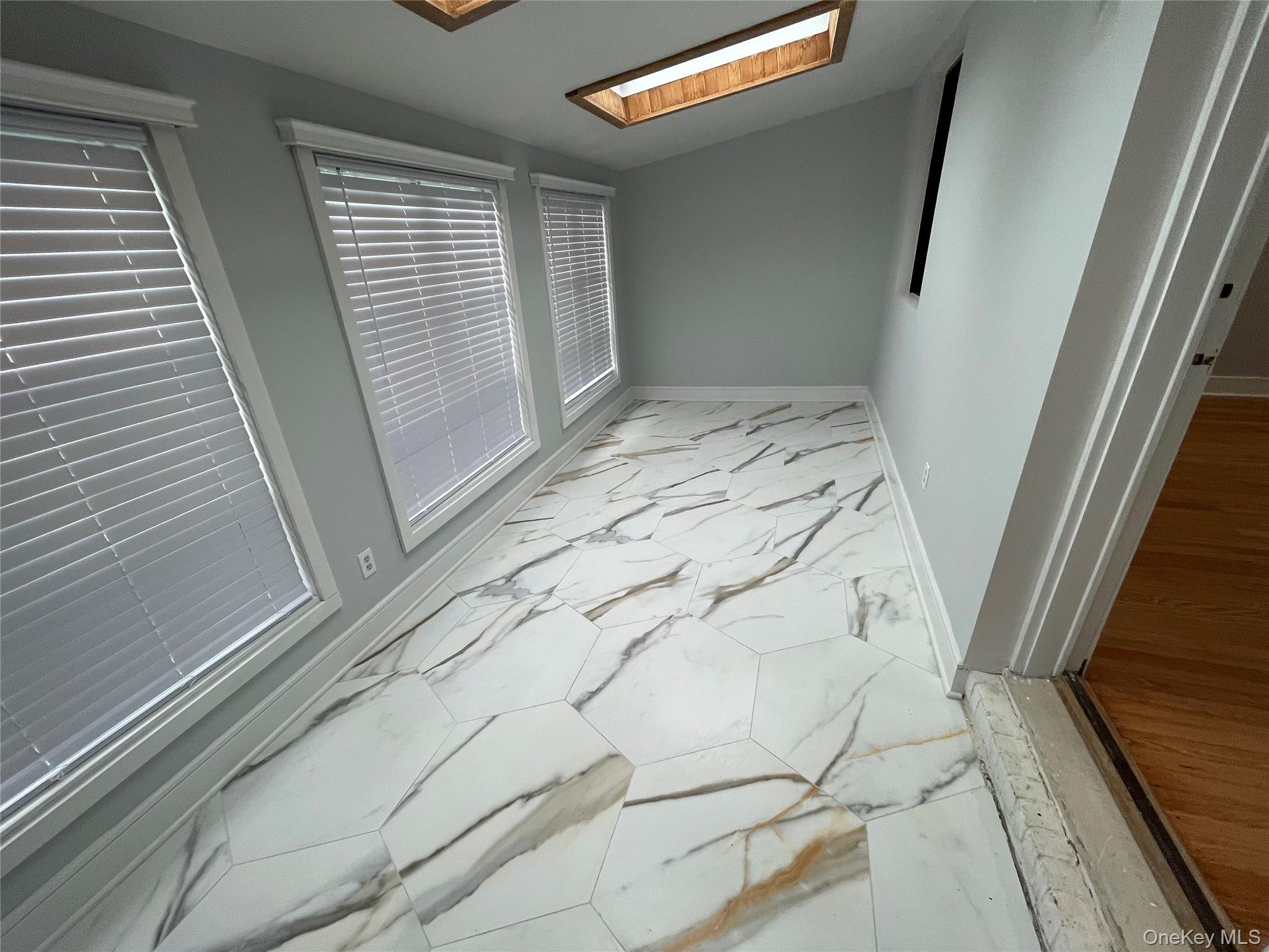 411 E Walnut Street Unit: Lower