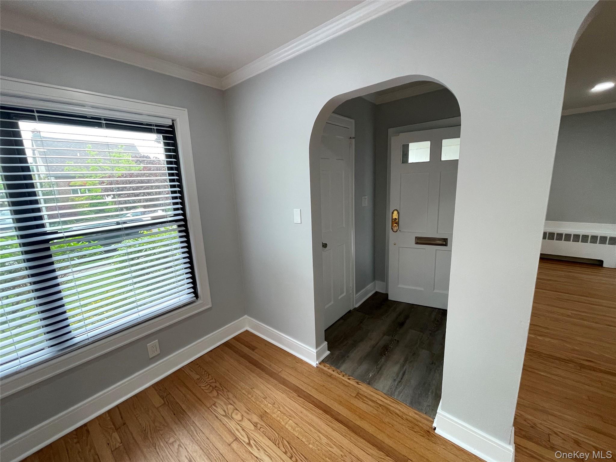 411 E Walnut Street Unit: Lower