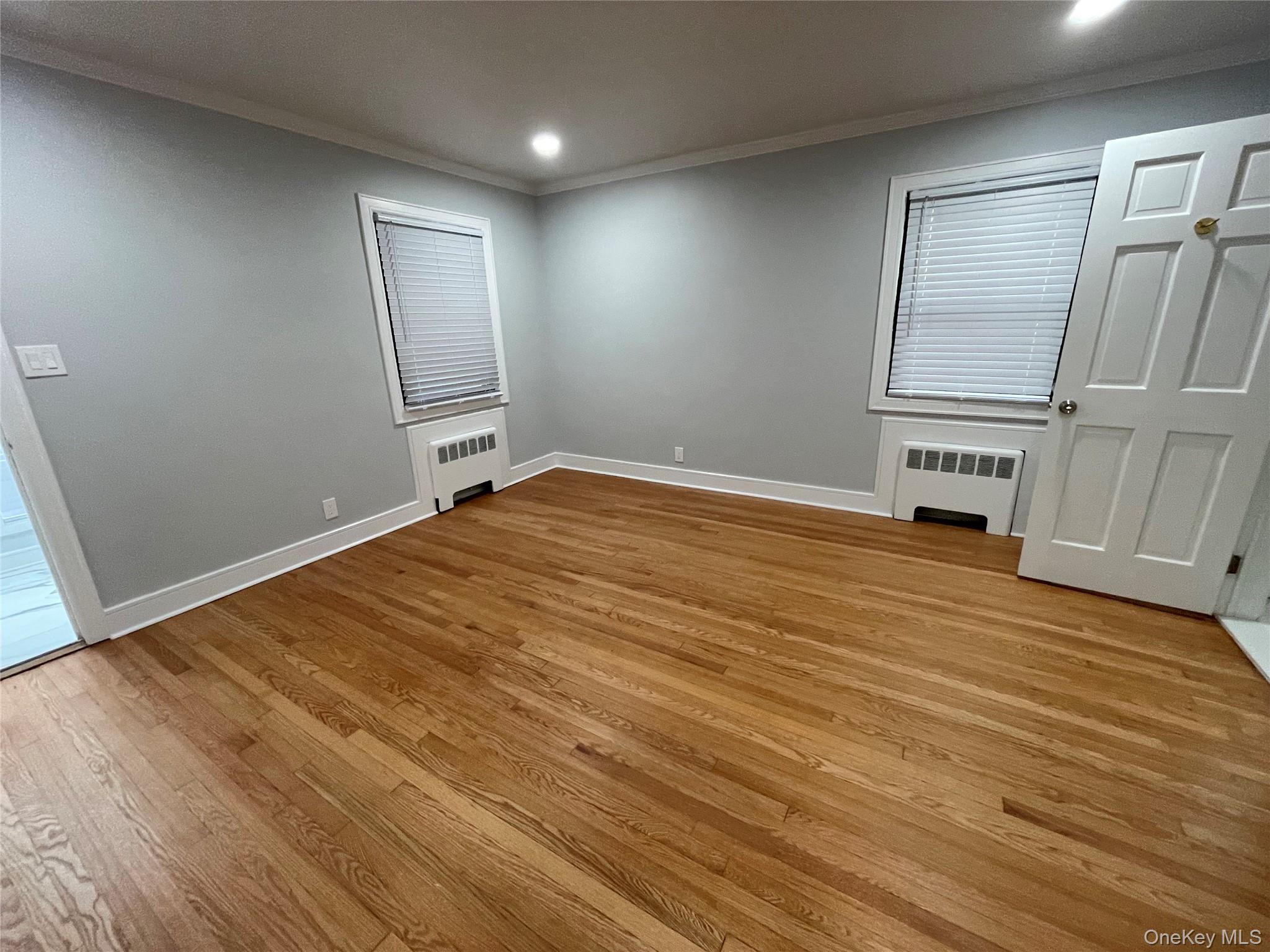 411 E Walnut Street Unit: Lower