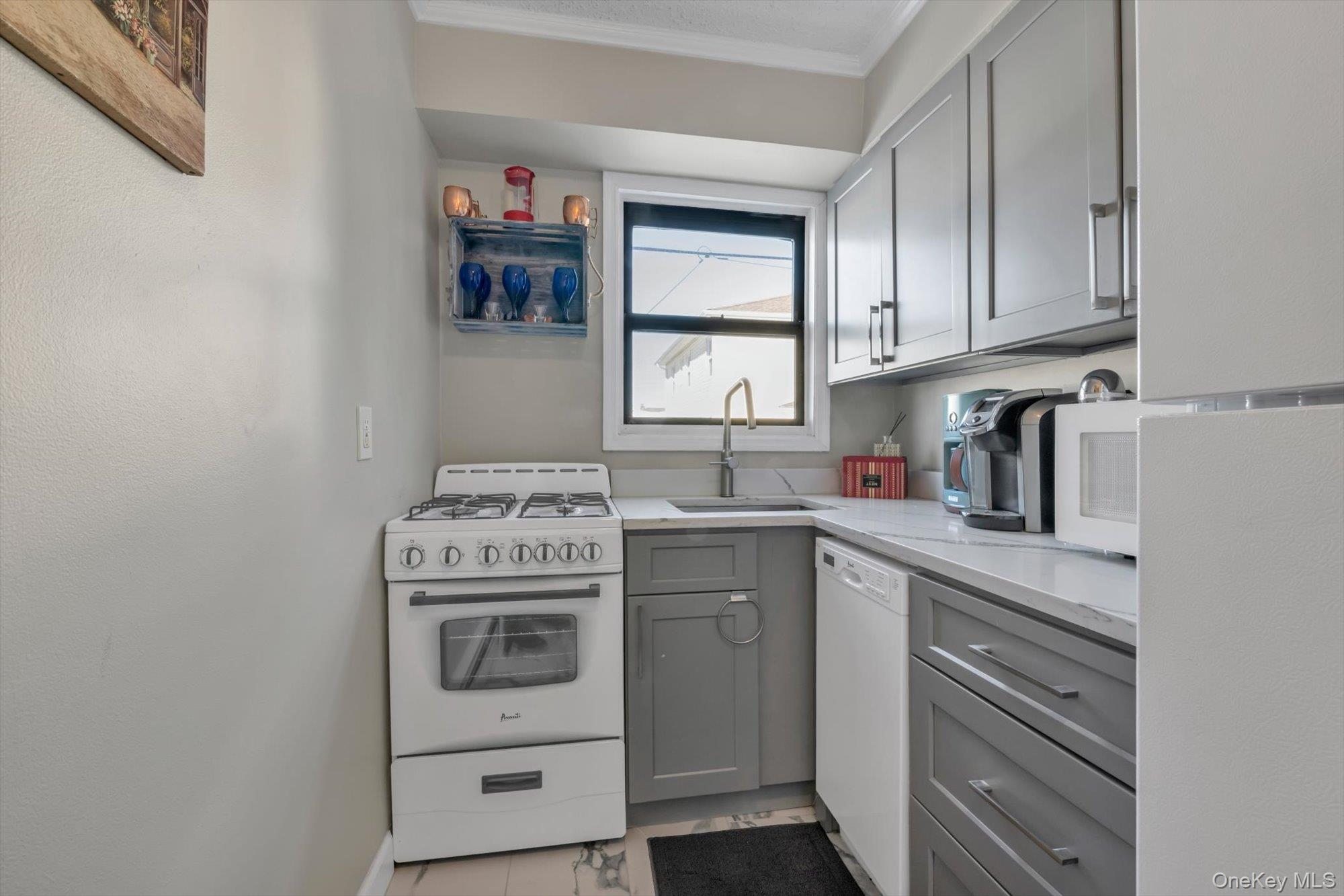 65 W Broadway Unit: 6A