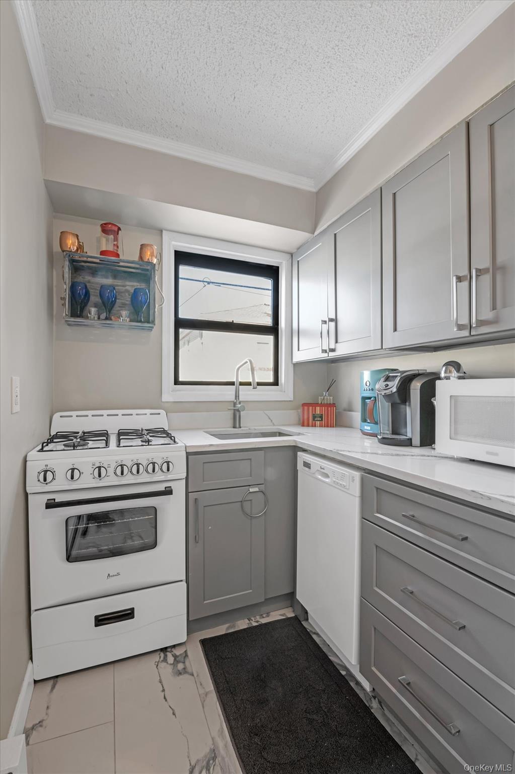65 W Broadway Unit: 6A