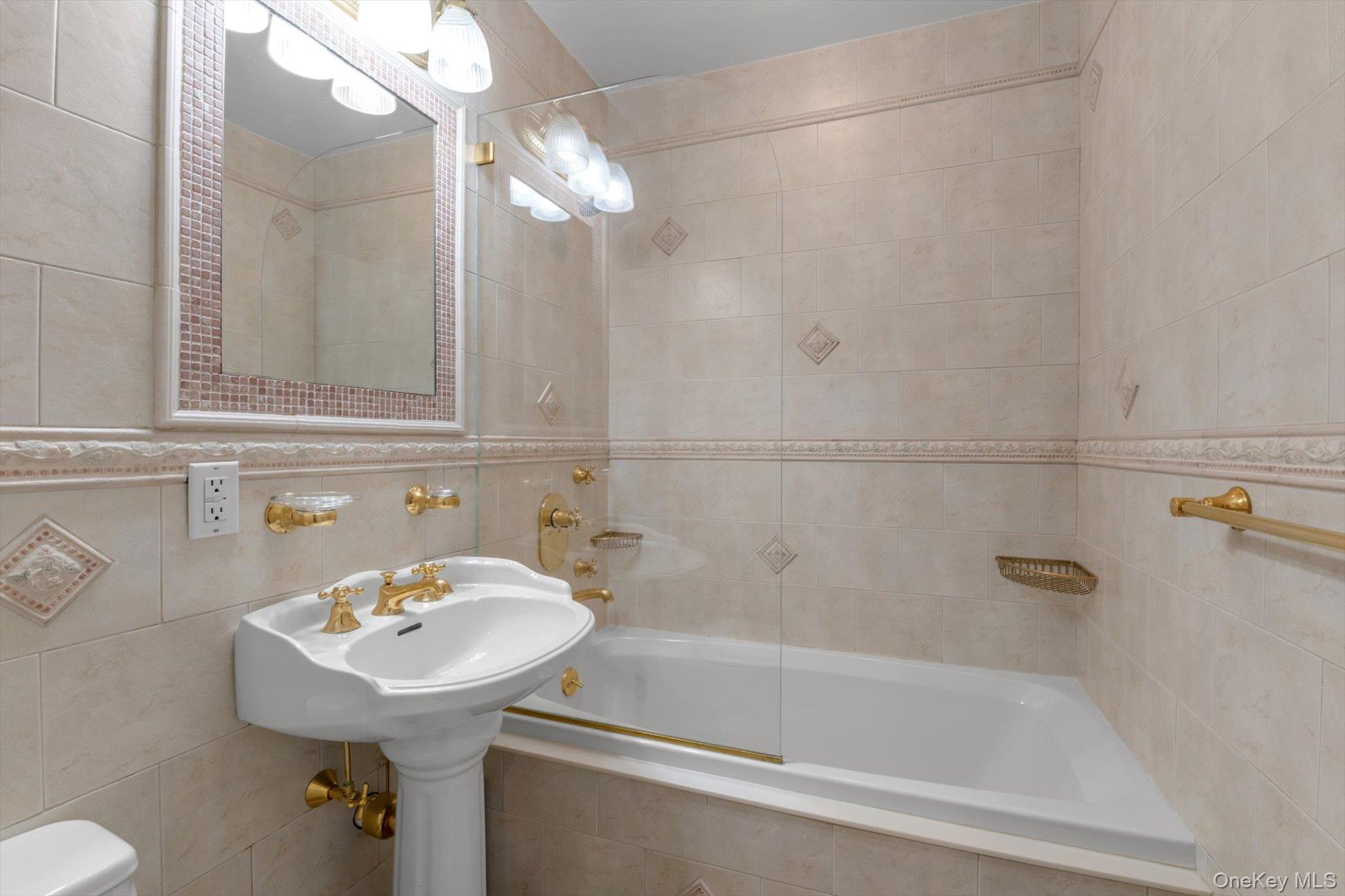 100 Baker Court Unit: 113