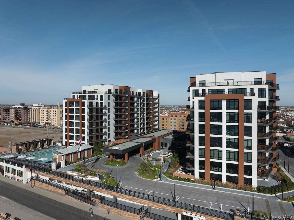 100 Boardwalk Unit: 612 A