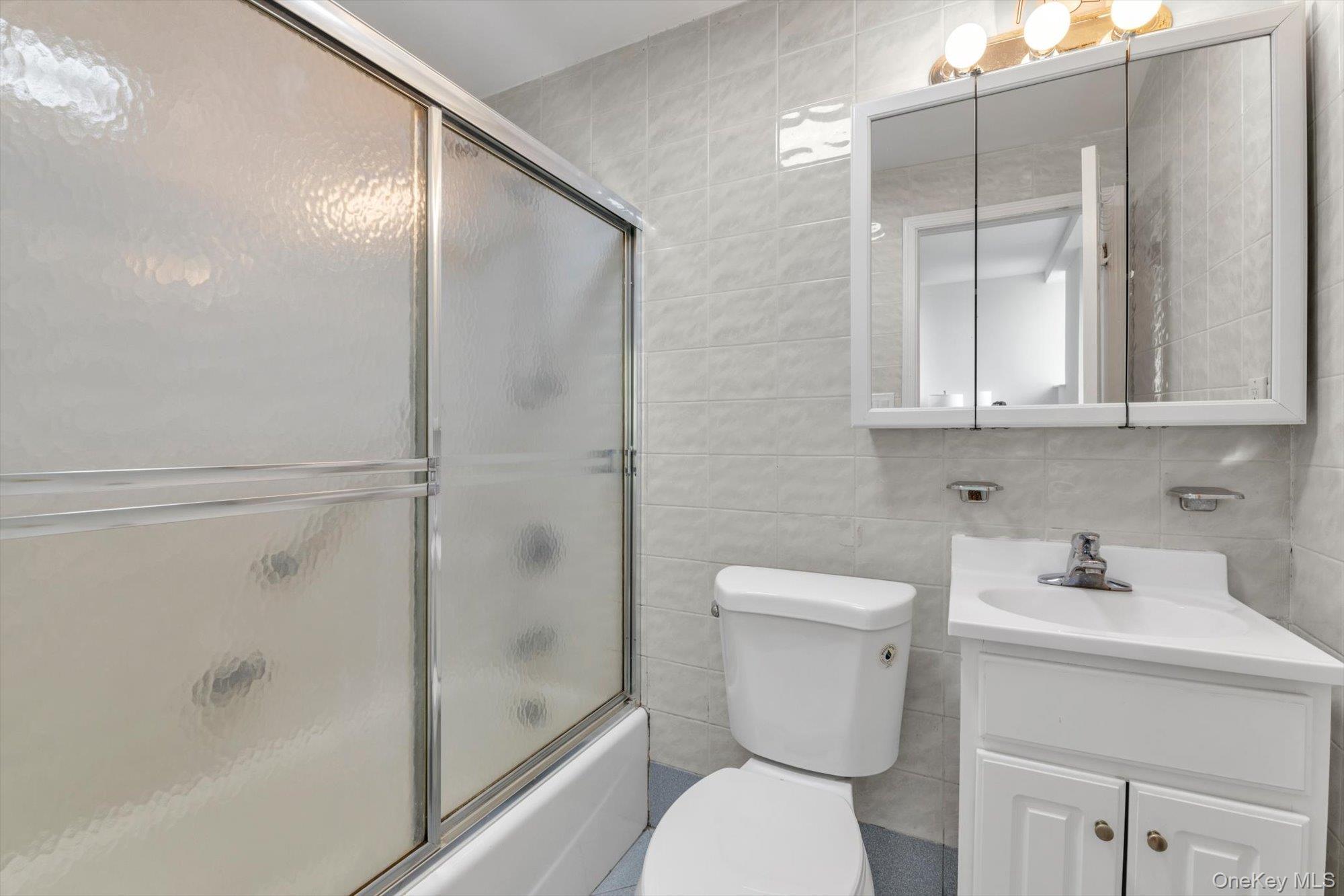 25 W Broadway Unit: 207