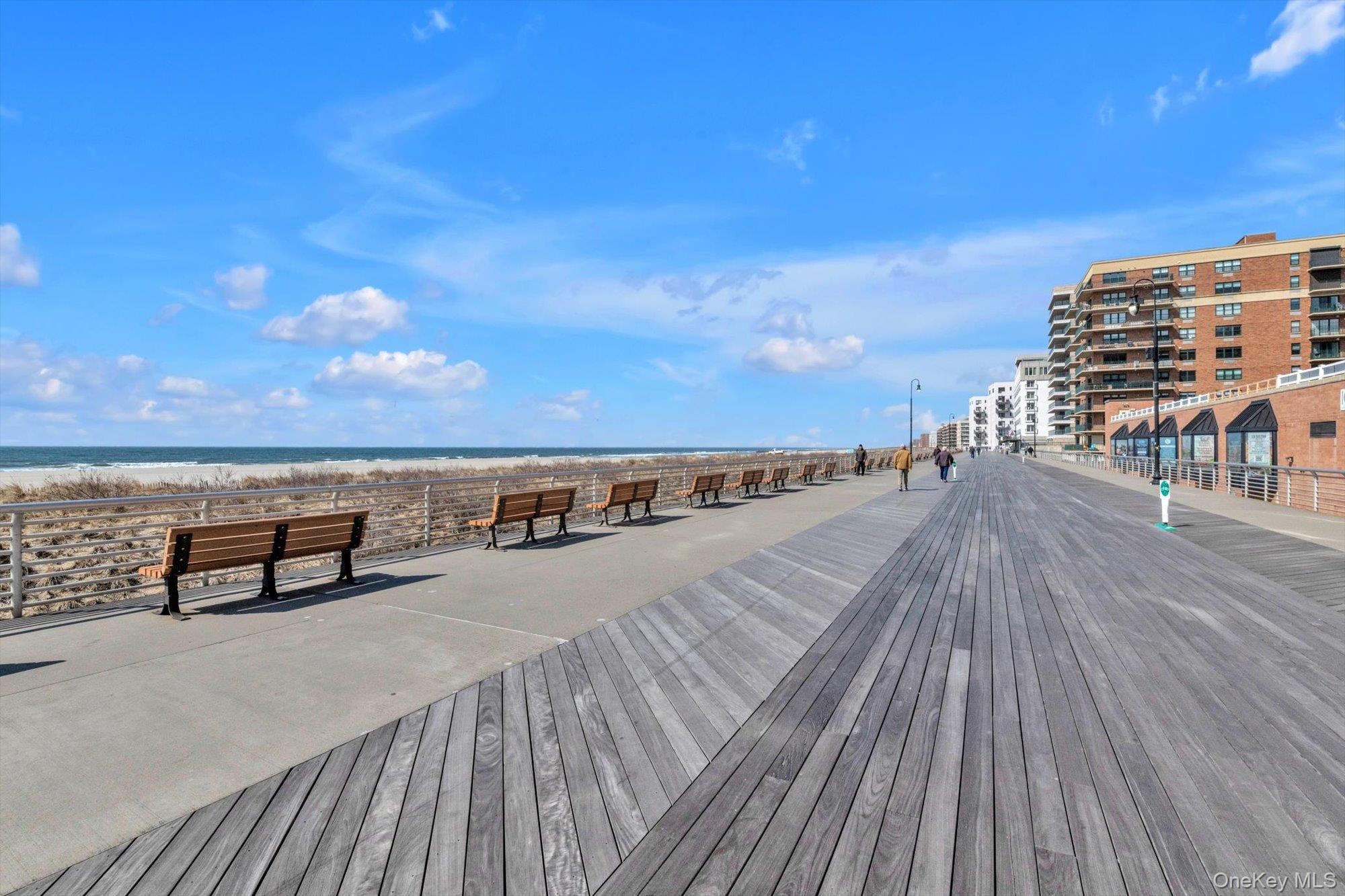 25 W Broadway Unit: 207