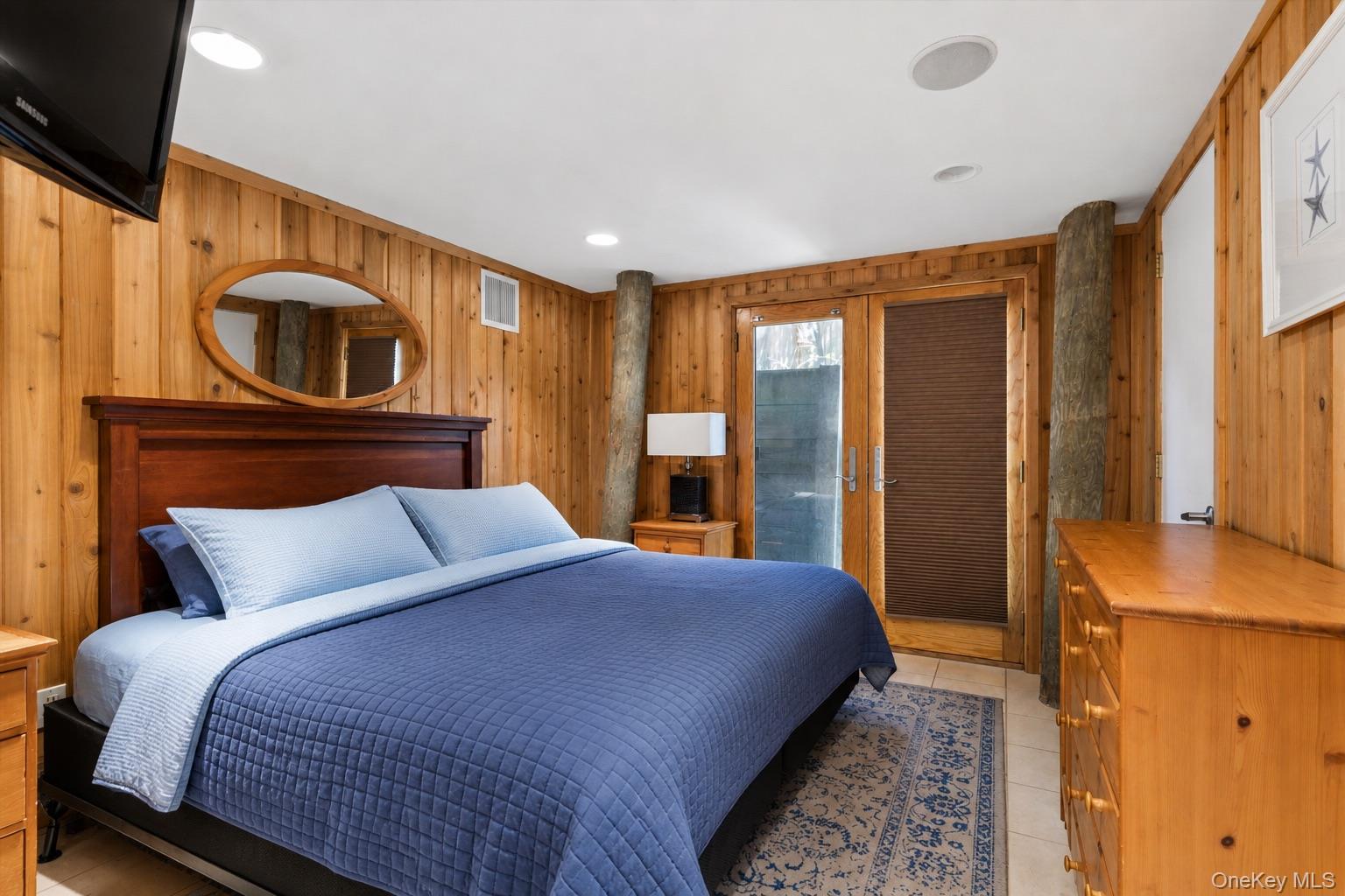 287 Bay Walk