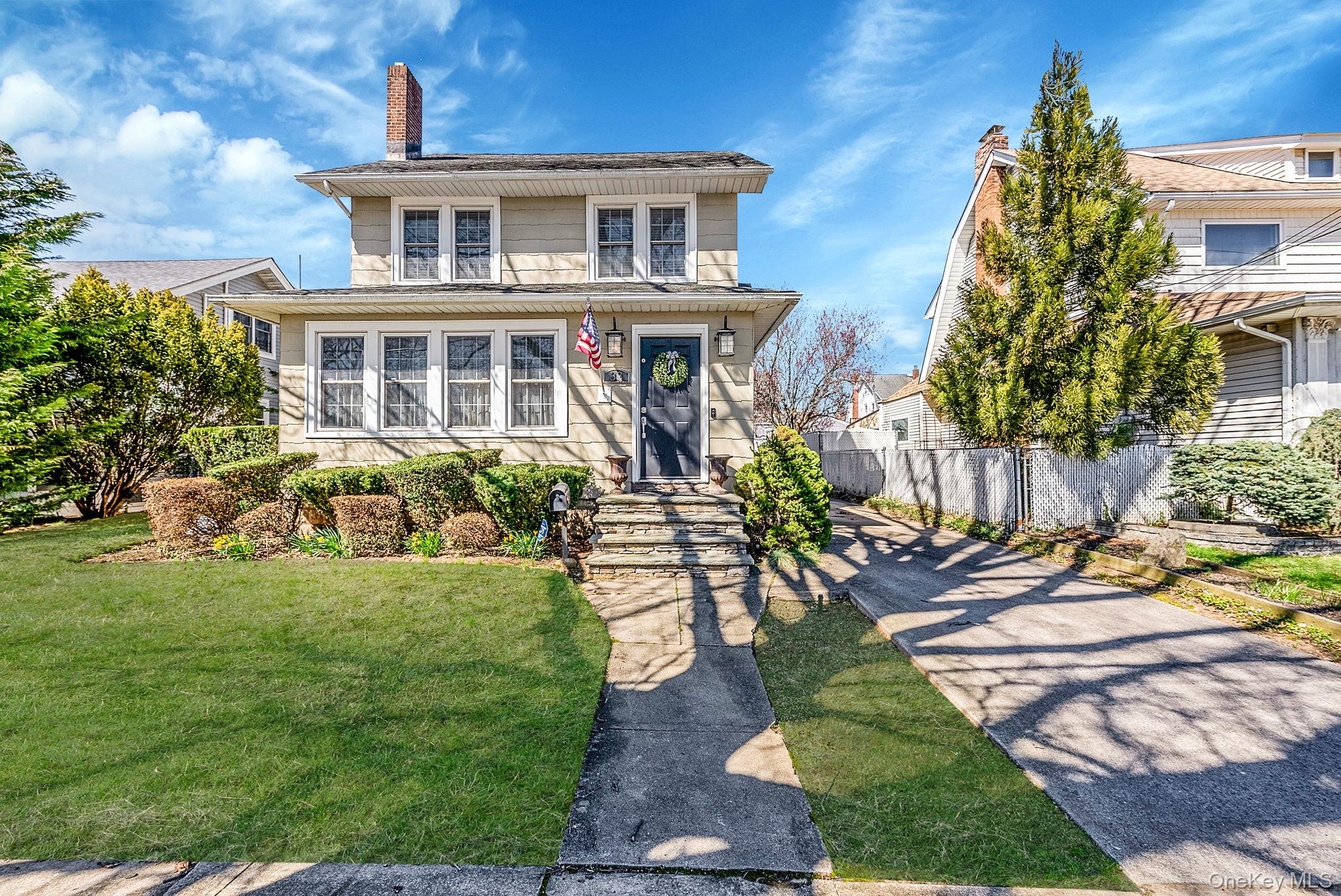 33 Harding Avenue