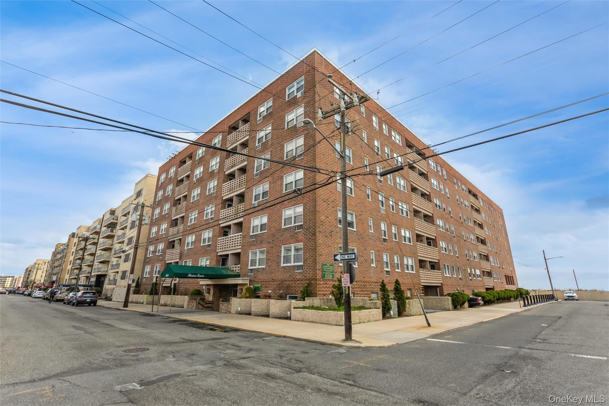 600 Shore Road Unit: 3S
