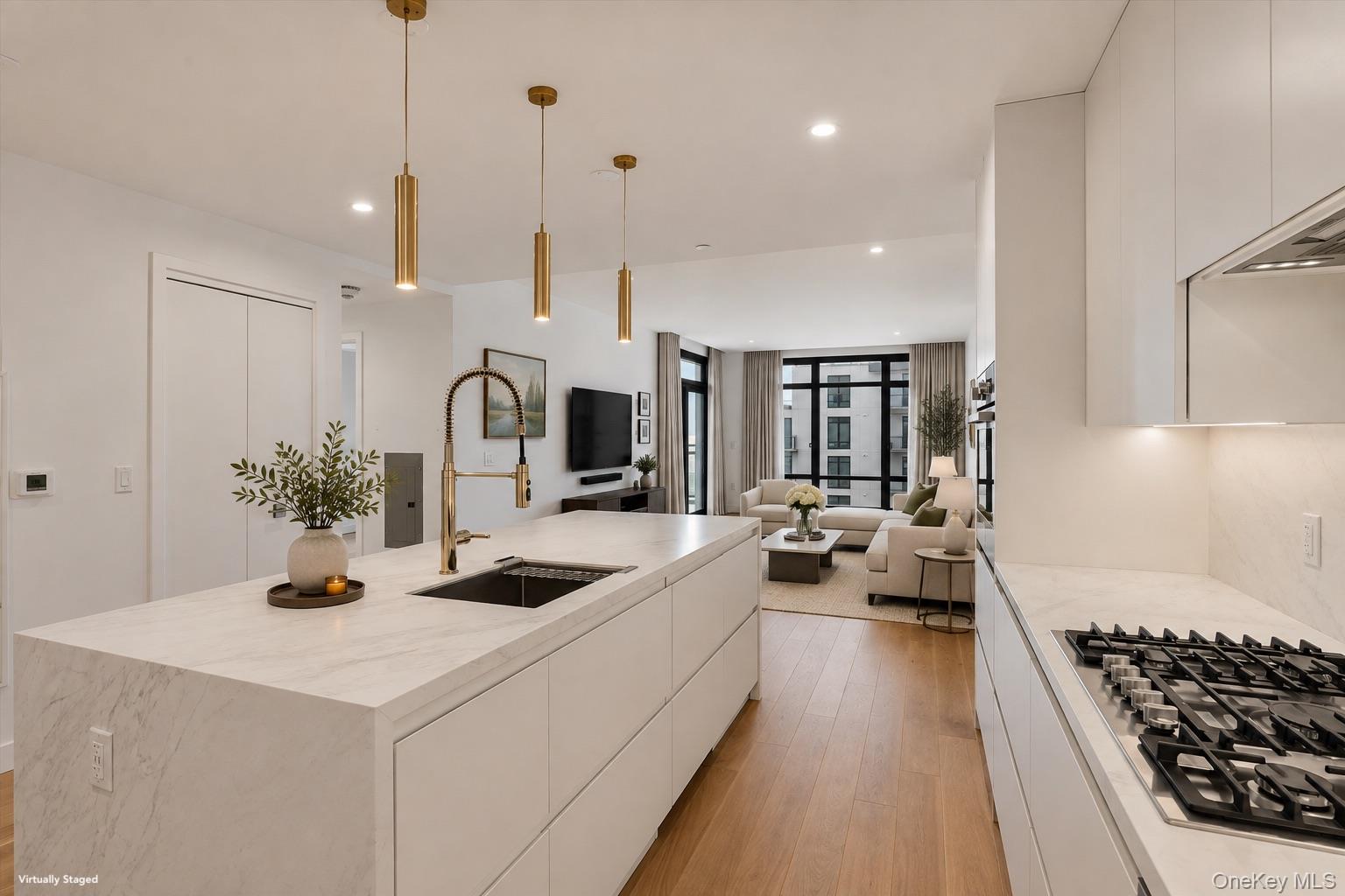 140 Boardwalk Unit: 905