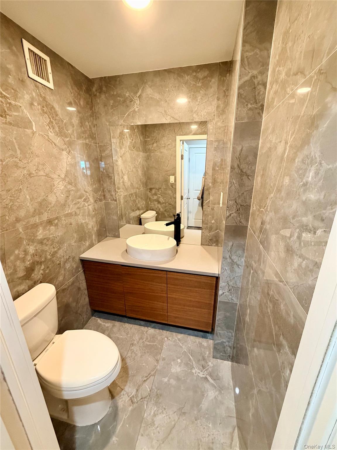 360 Shore Road Unit: 9B
