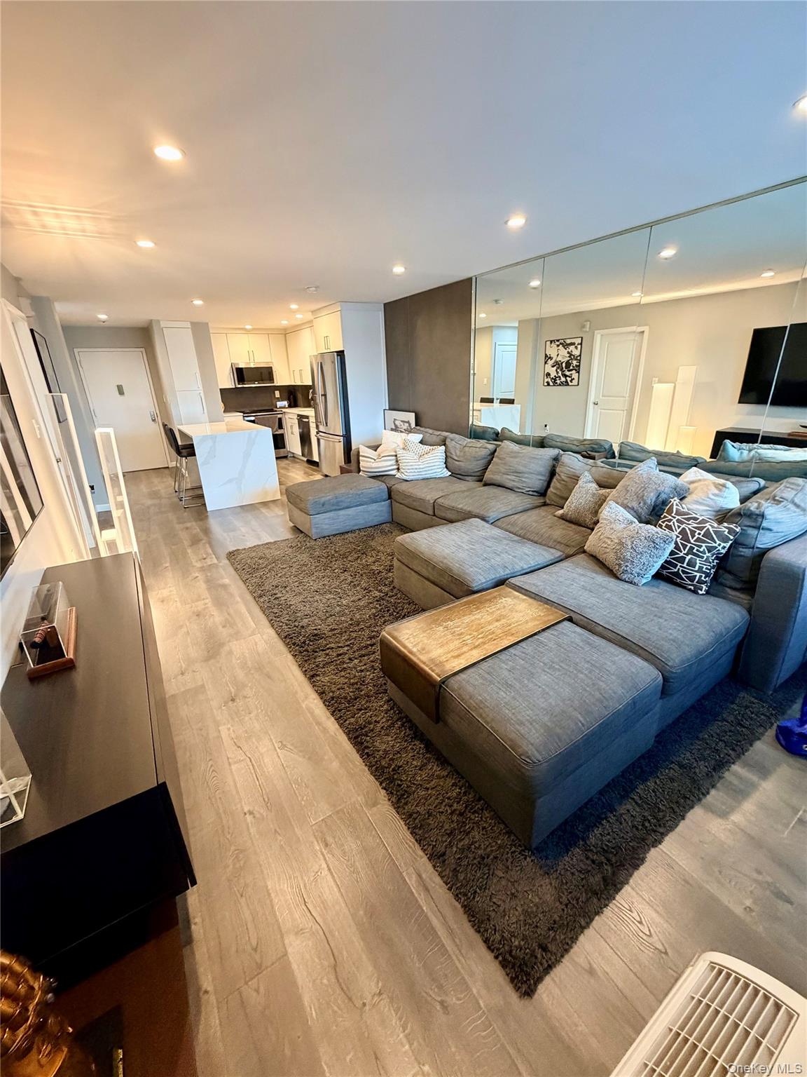 360 Shore Road Unit: 9B