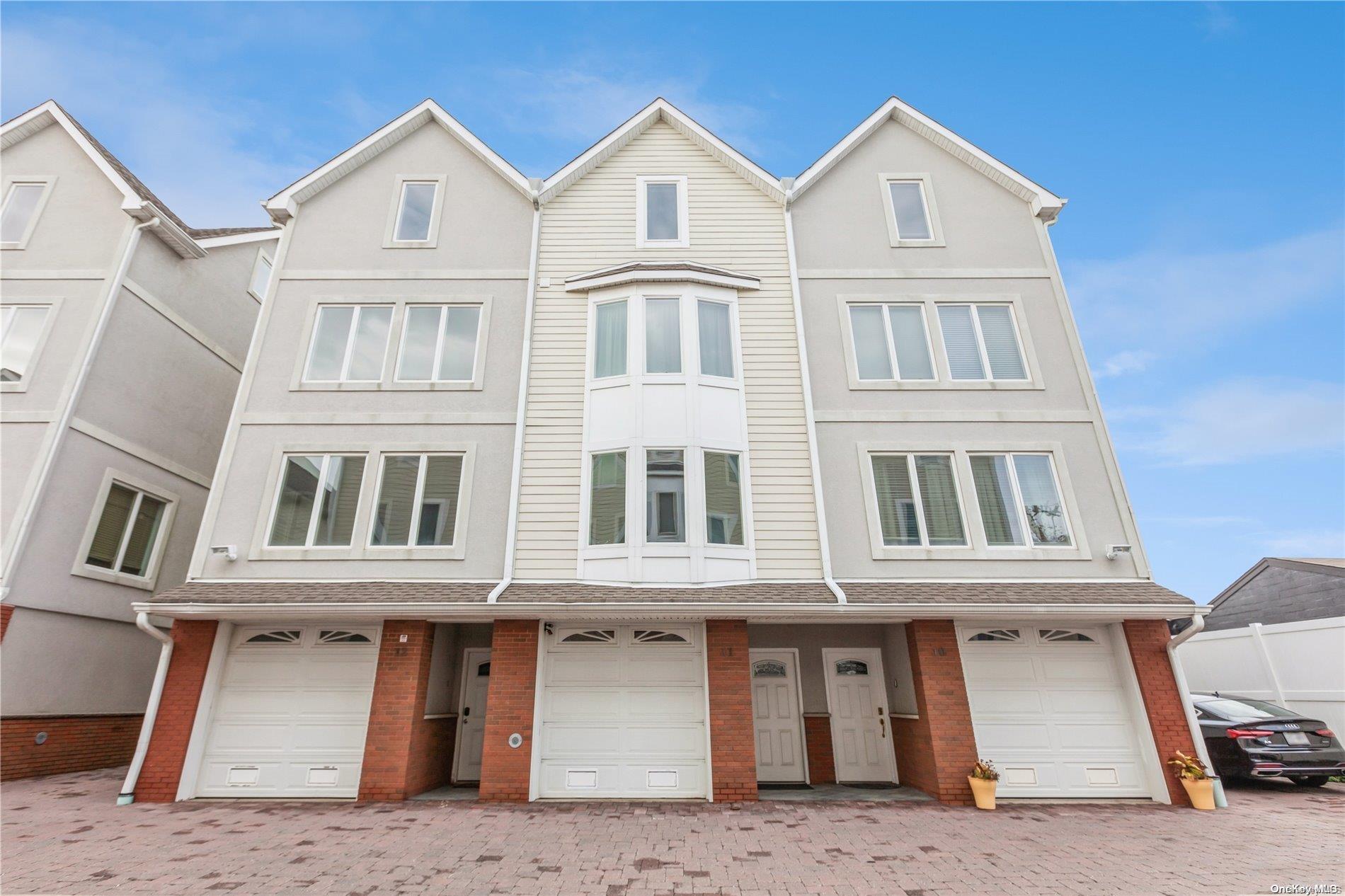 531 Ray Street Unit: 11