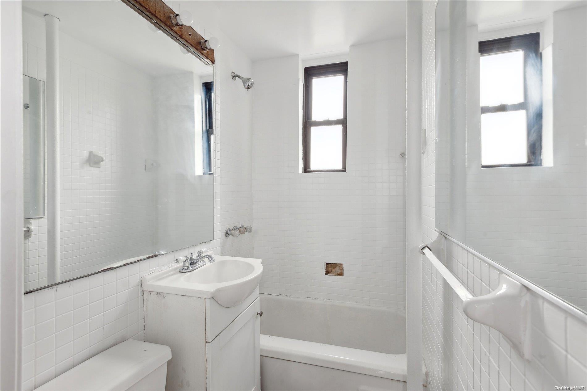 21-57 33rd Street Unit: 4D