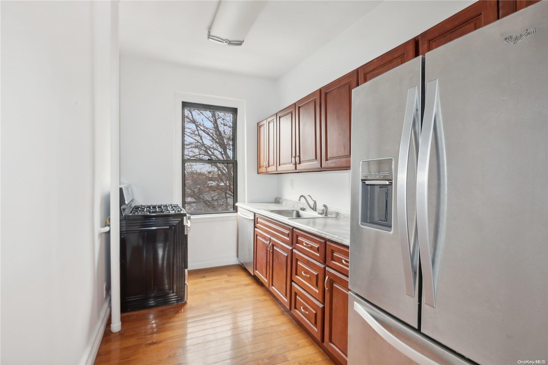 21-57 33rd Street Unit: 4D