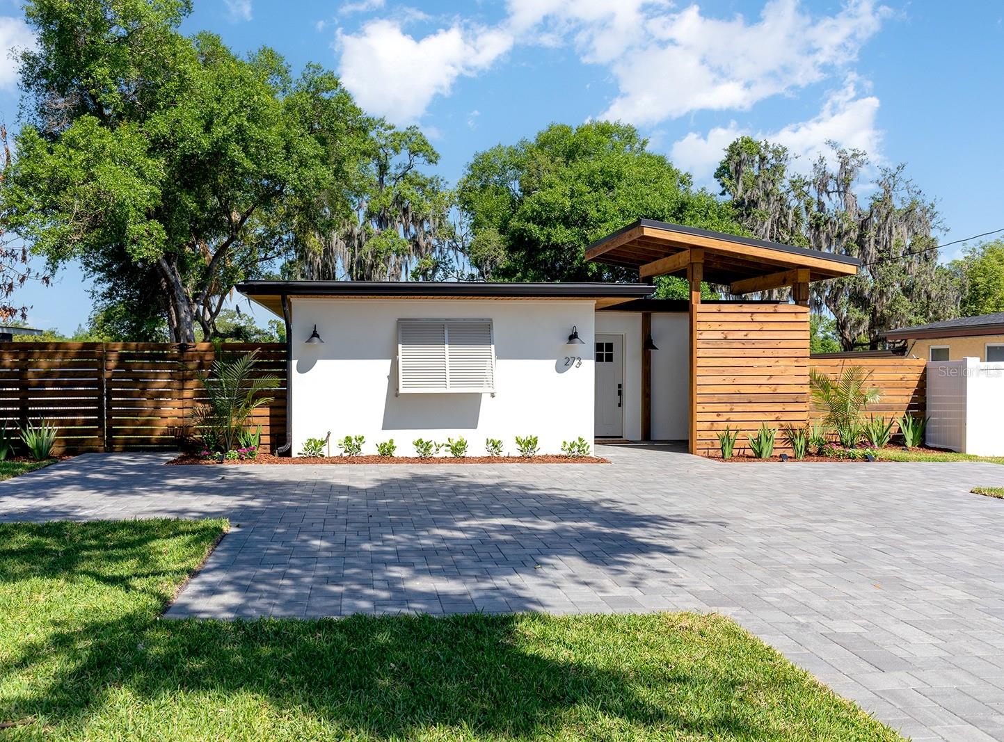 273 LAKE GRIFFIN CIR