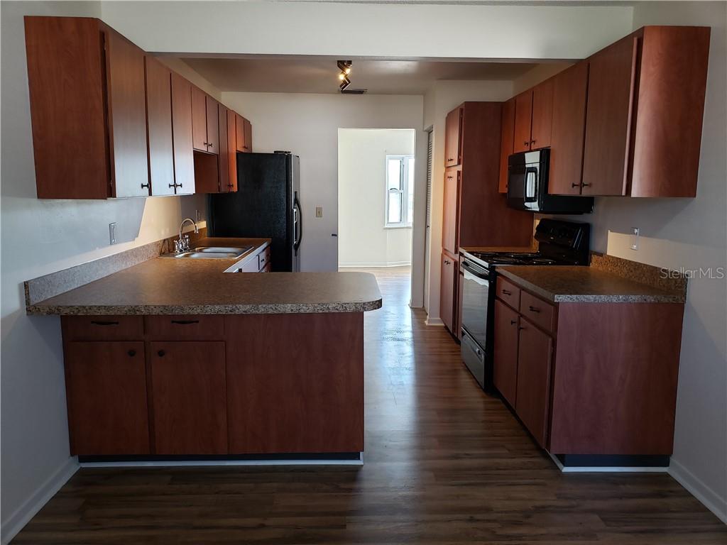 1212 FORDHAM DR