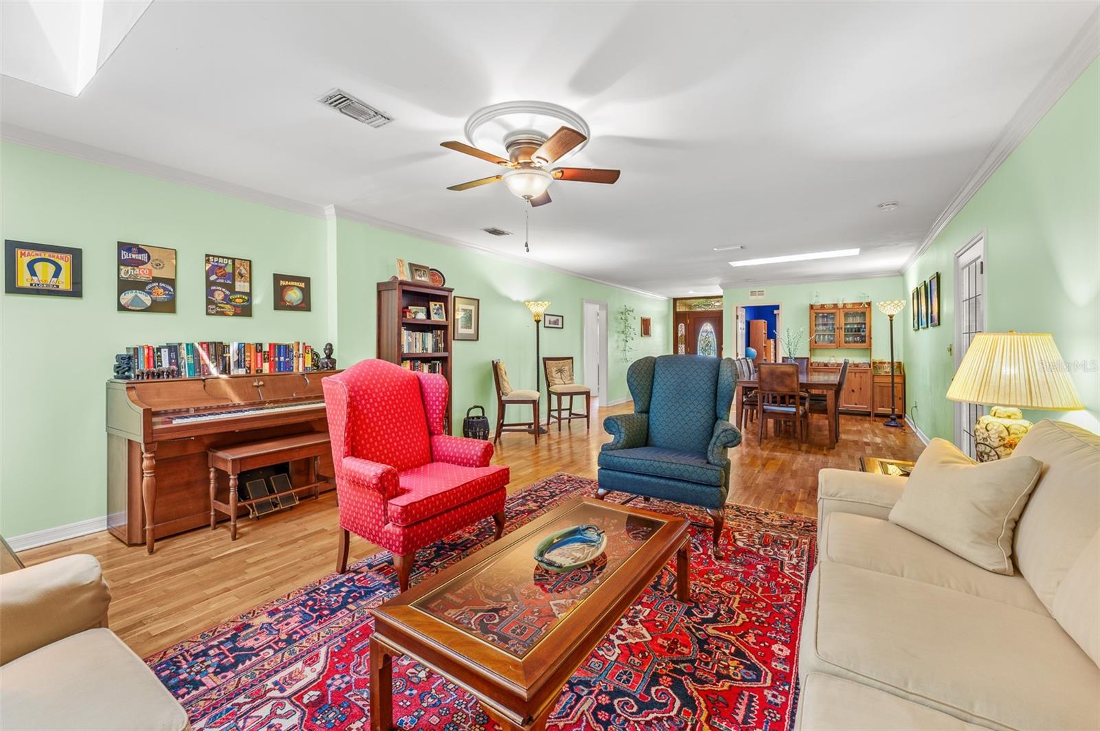 647 GENEVA PL