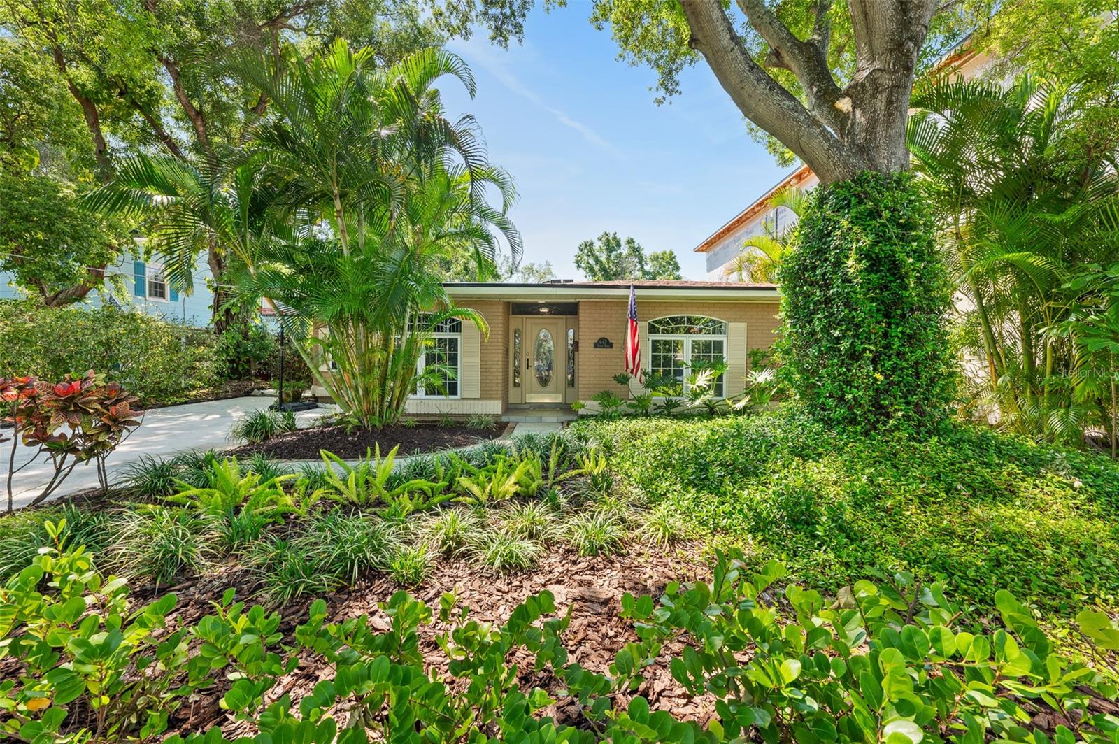 647 GENEVA PL