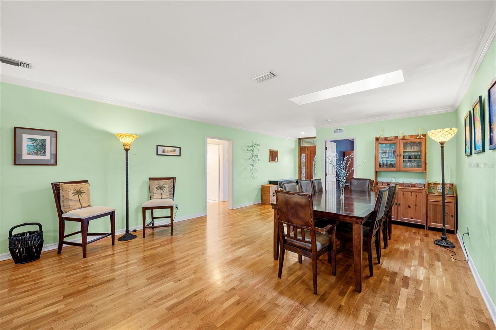 647 GENEVA PL