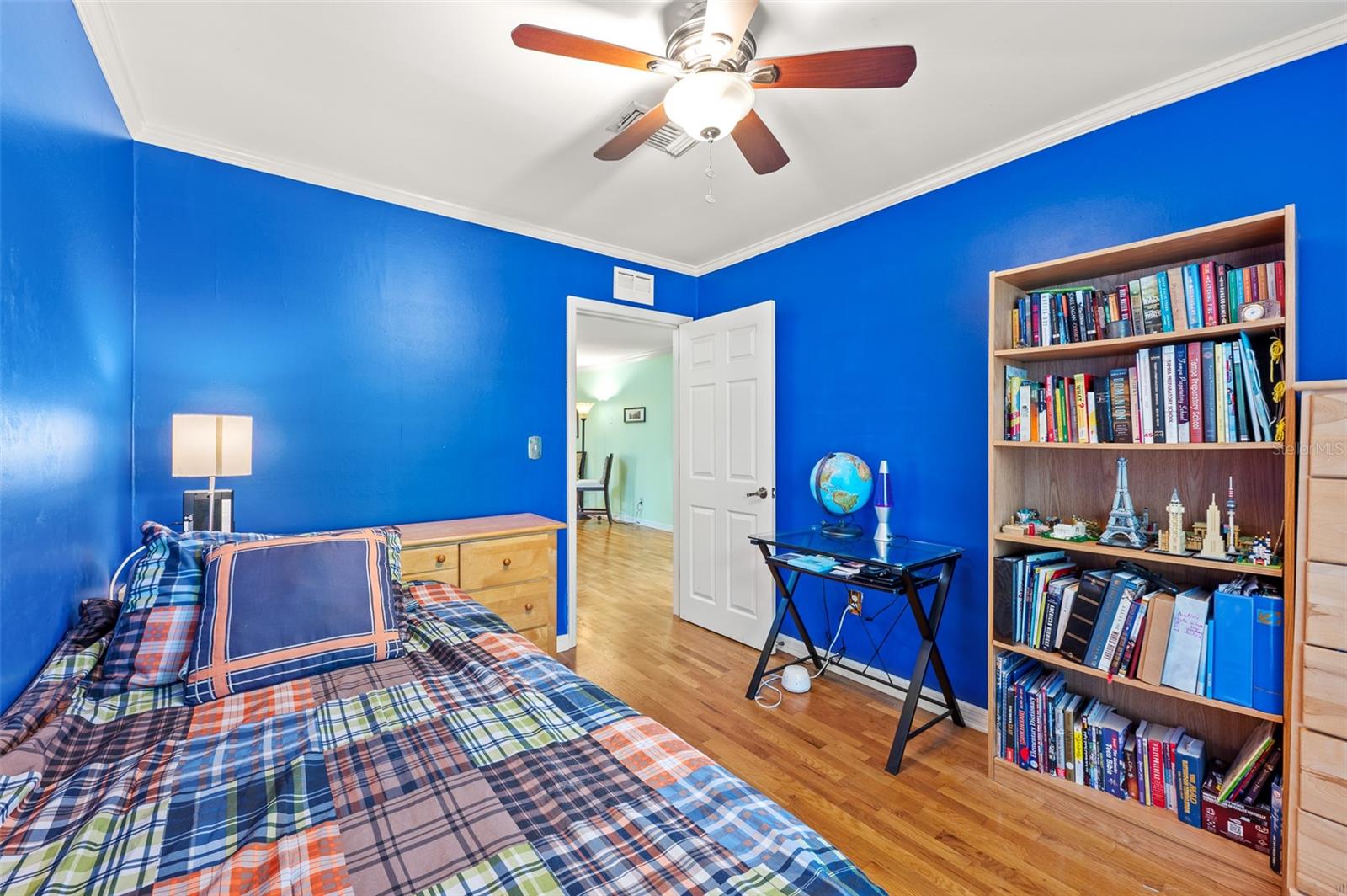 647 GENEVA PL