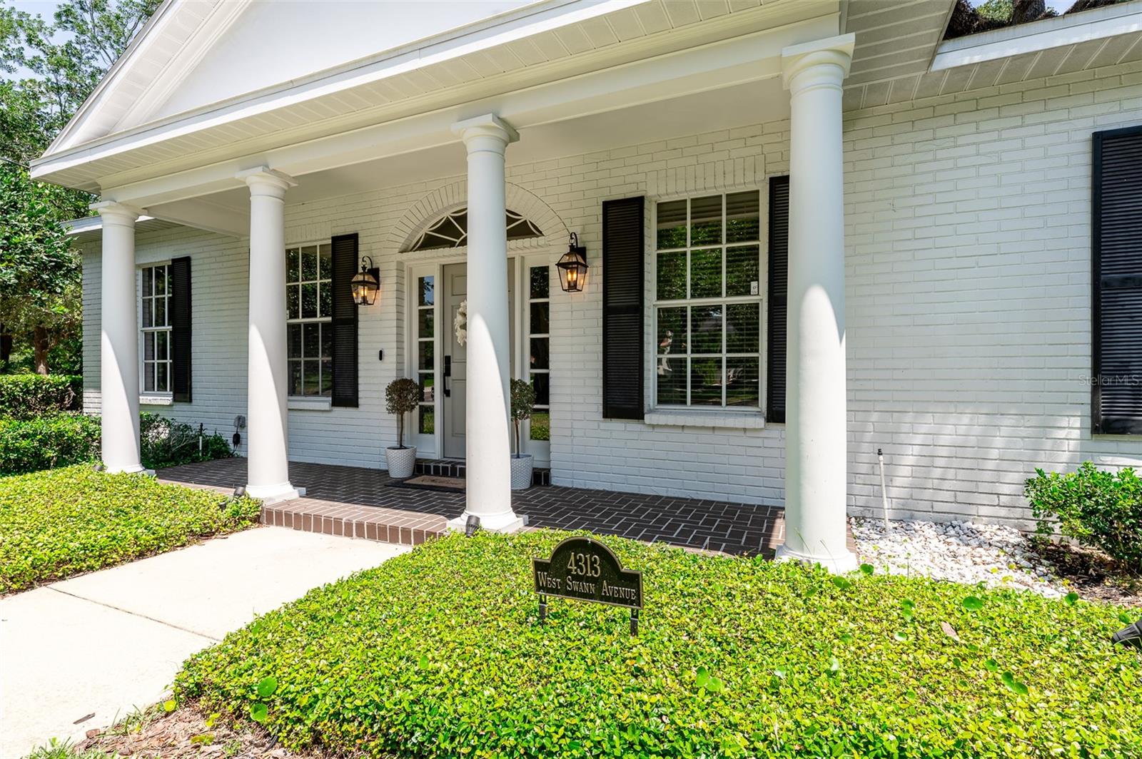 4313 W SWANN AVE