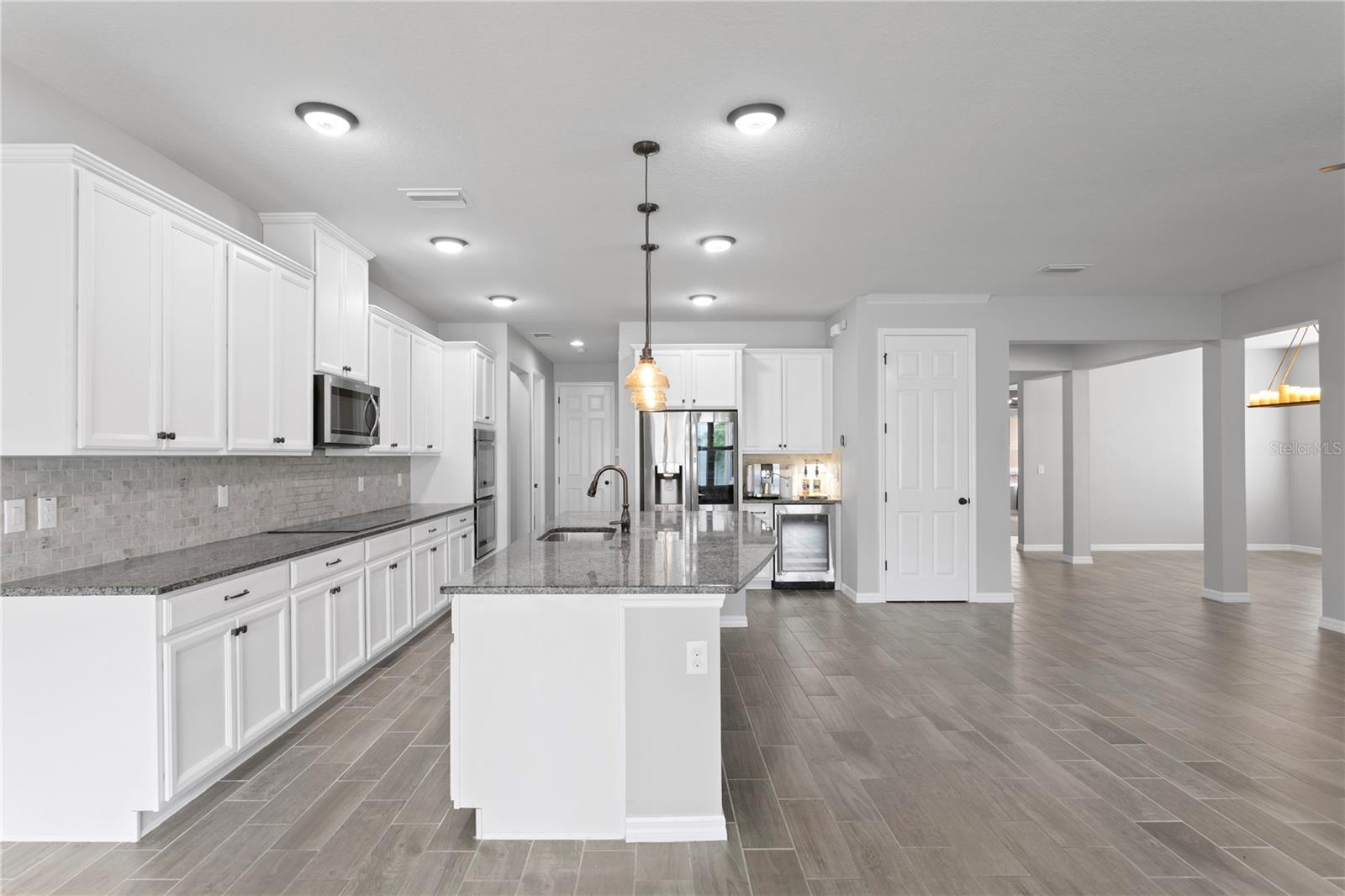 1917 MOORHEN WAY
