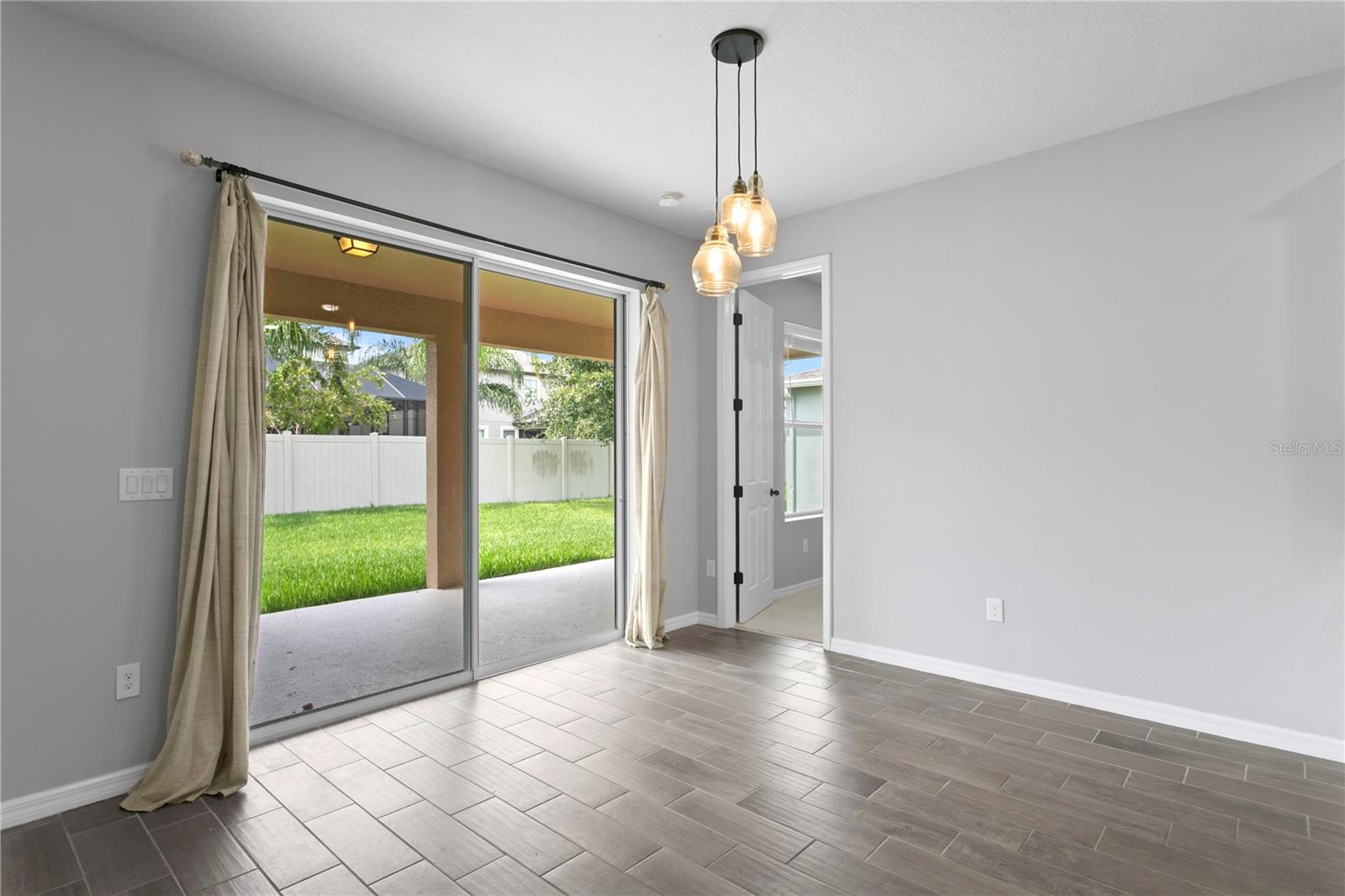 1917 MOORHEN WAY