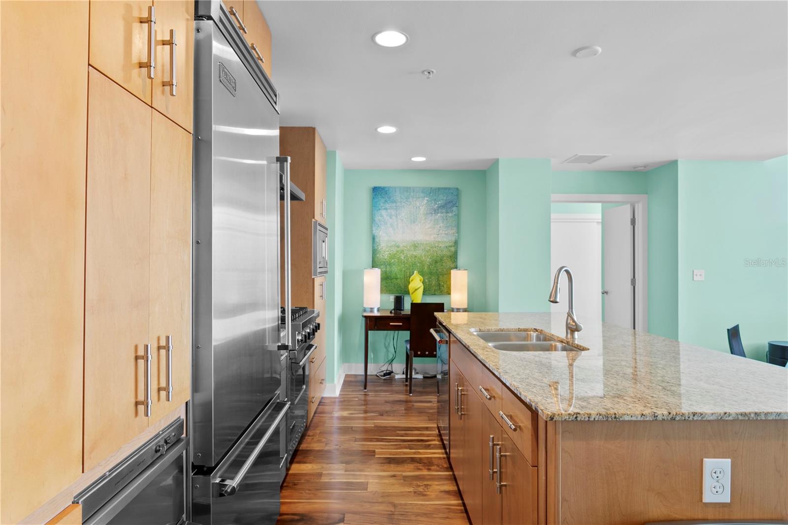 1120 E KENNEDY BLVD #1210