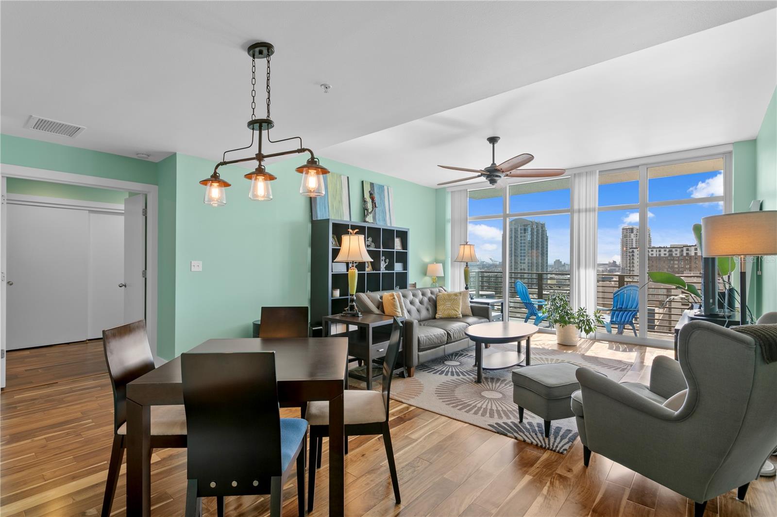 1120 E KENNEDY BLVD #1210