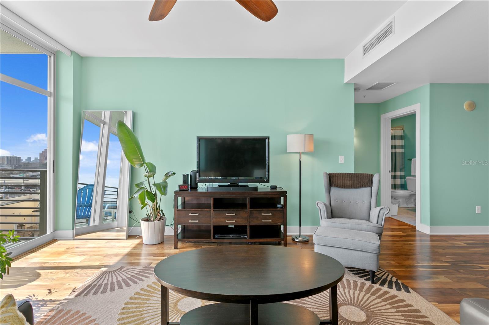 1120 E KENNEDY BLVD #1210
