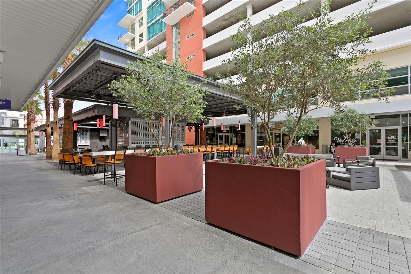 1120 E KENNEDY BLVD #1210