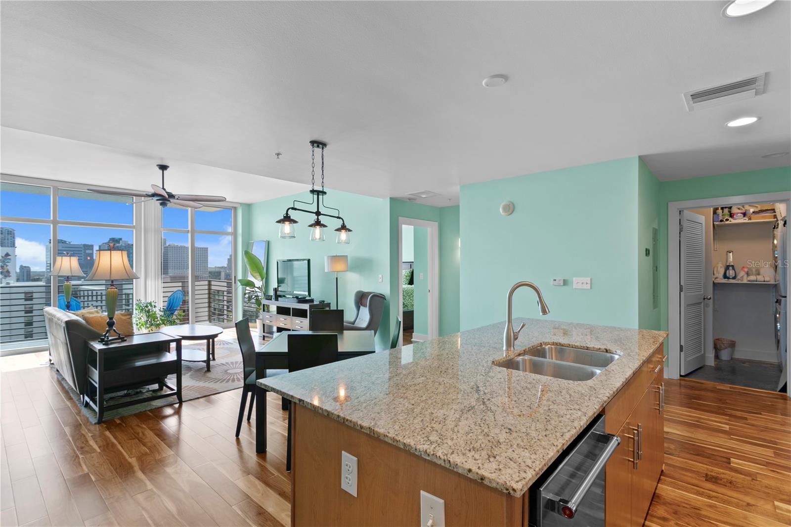 1120 E KENNEDY BLVD #1210