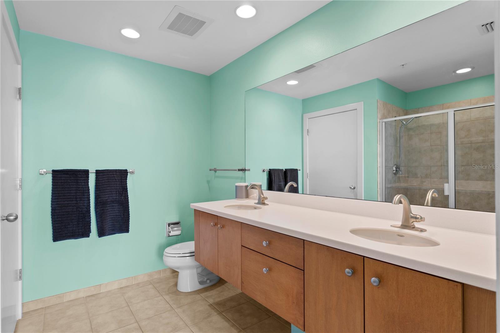 1120 E KENNEDY BLVD #1210