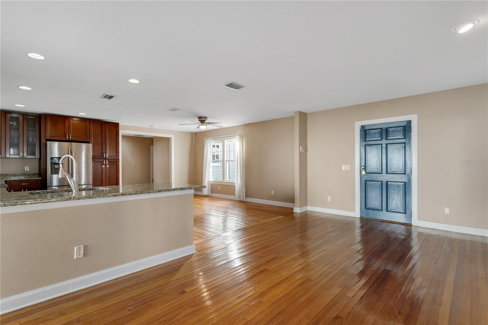 2918 W BAY VILLA AVE