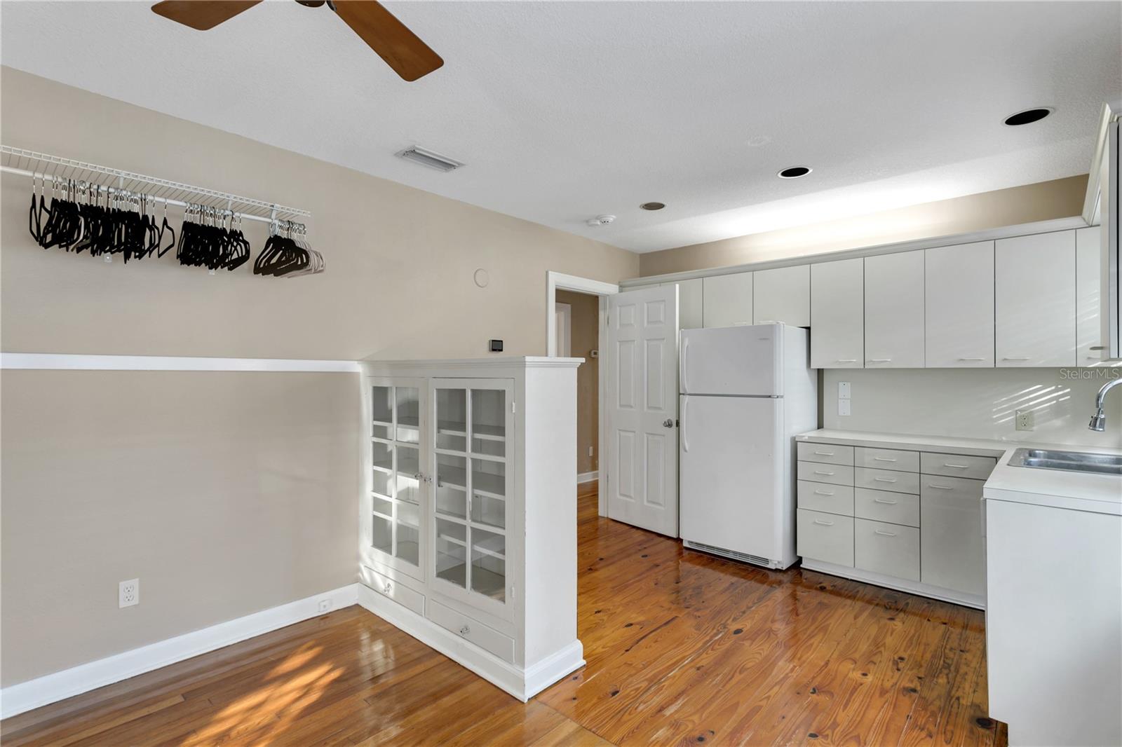 2918 W BAY VILLA AVE