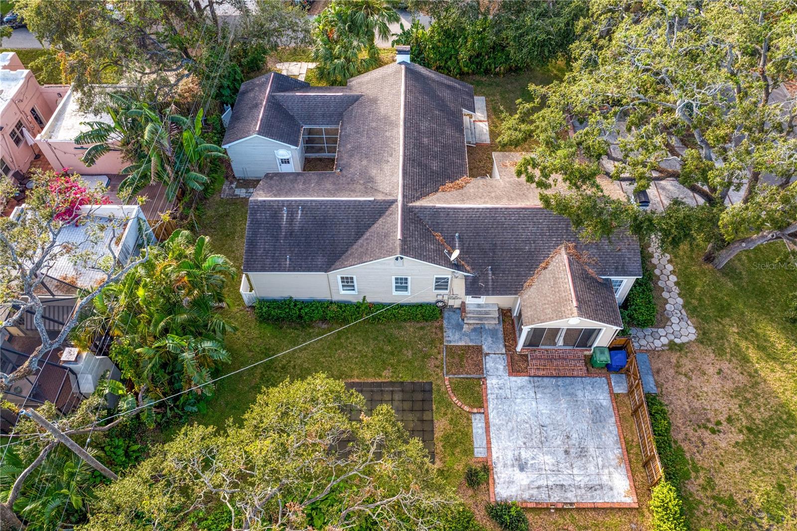 2918 W BAY VILLA AVE