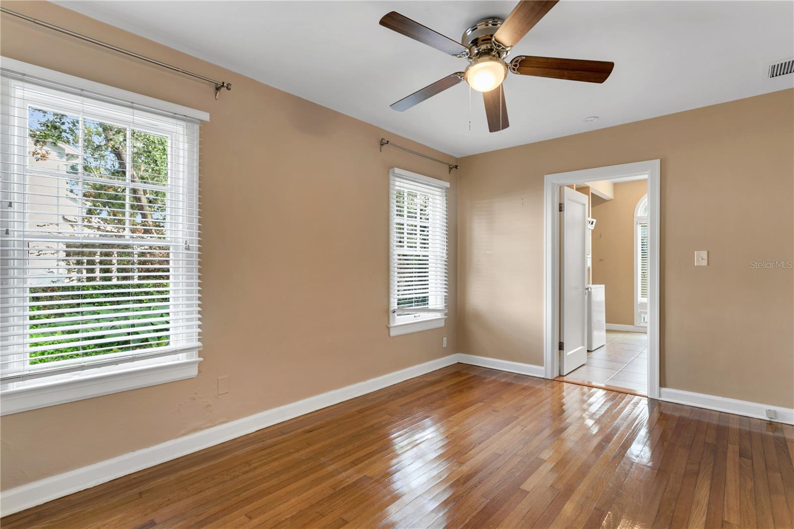 2918 W BAY VILLA AVE