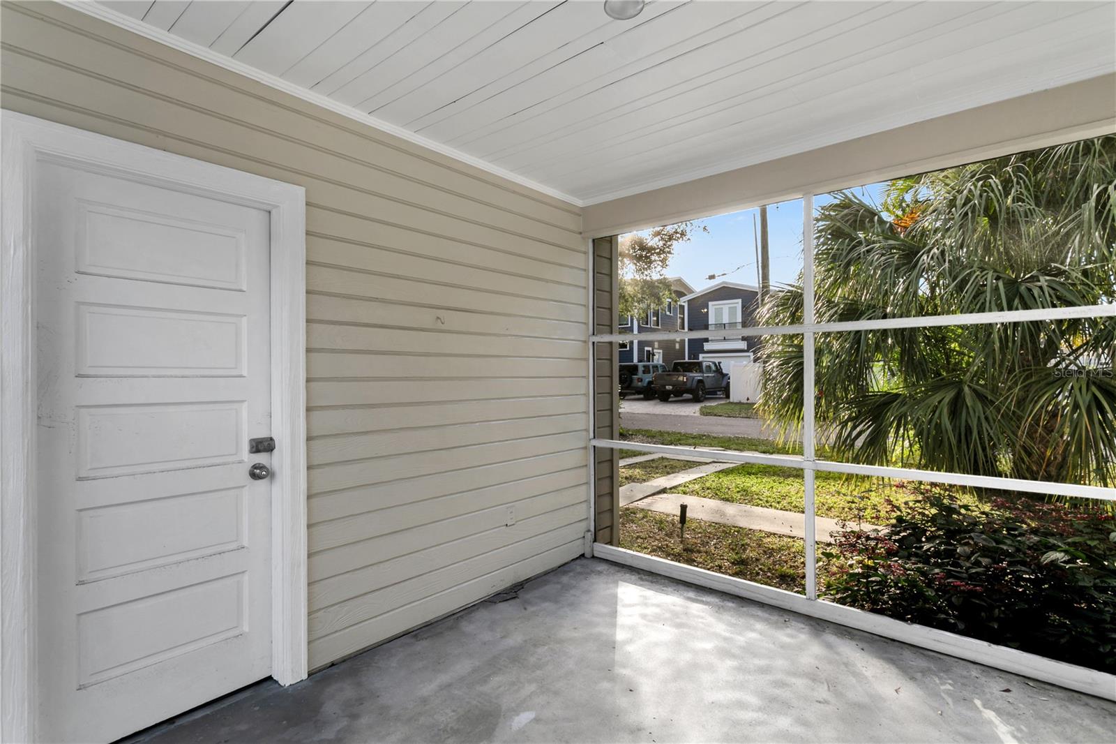 2918 W BAY VILLA AVE