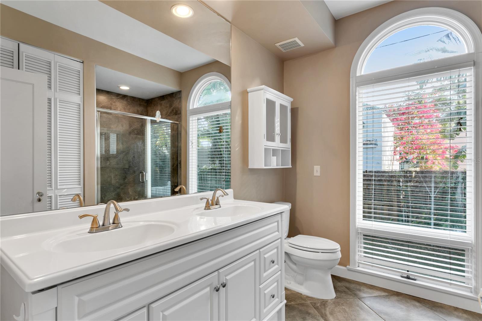 2918 W BAY VILLA AVE