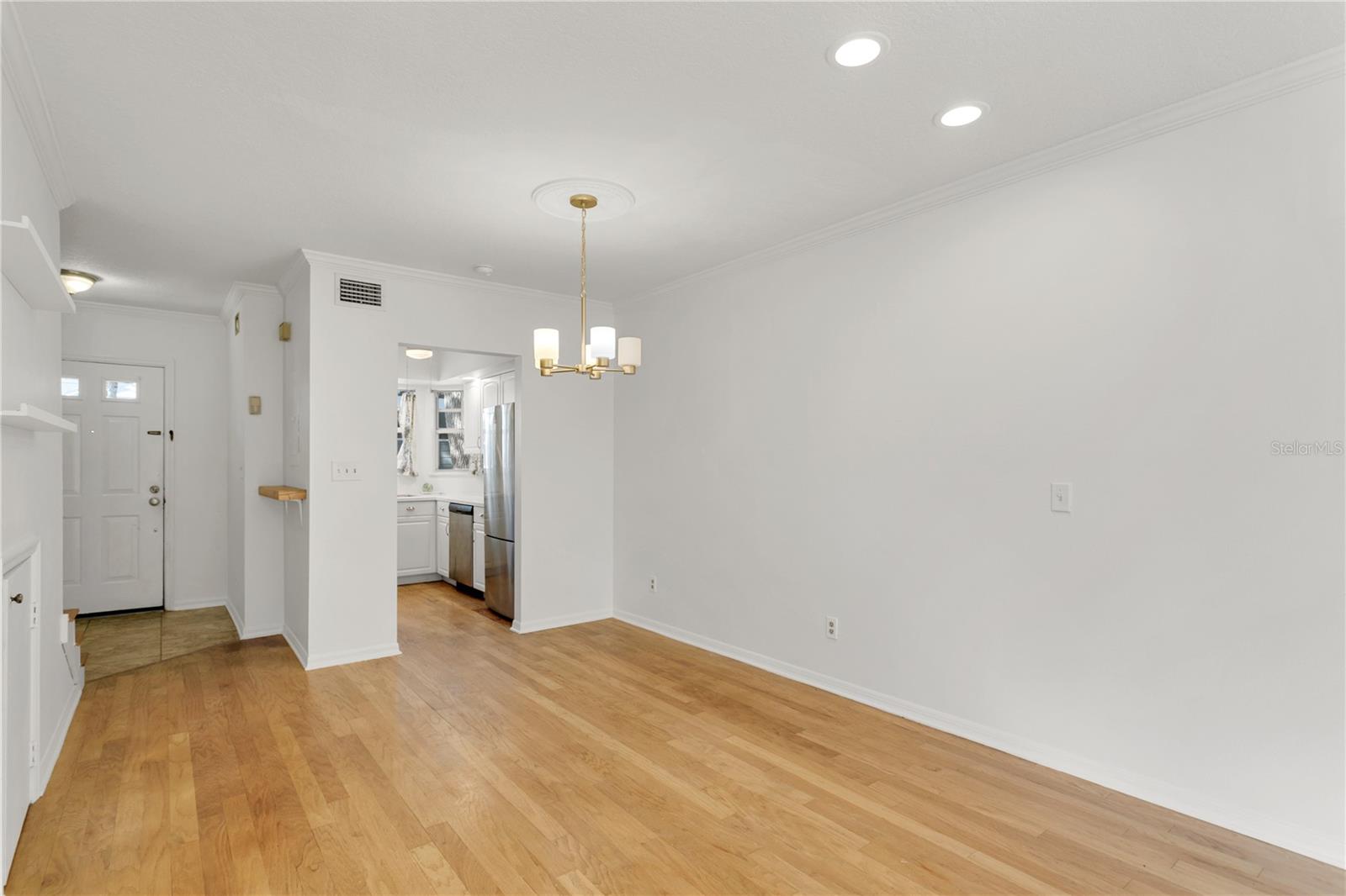 506 S WILLOW AVE #11