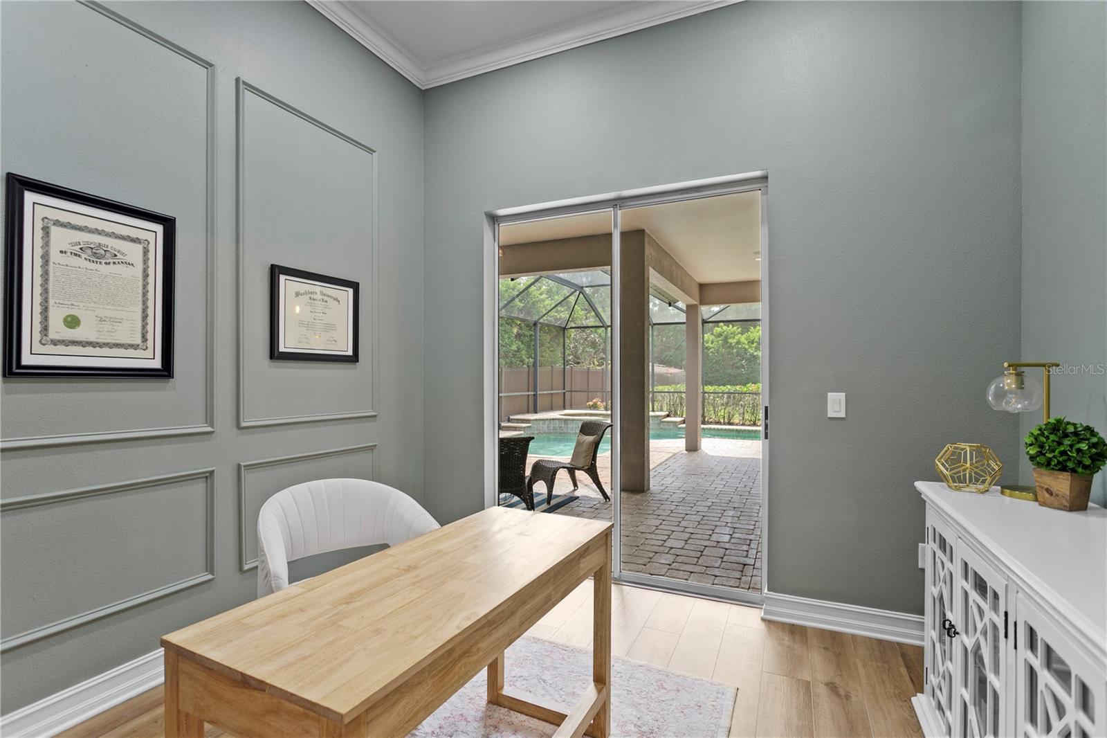 122 FALLING WATER DR