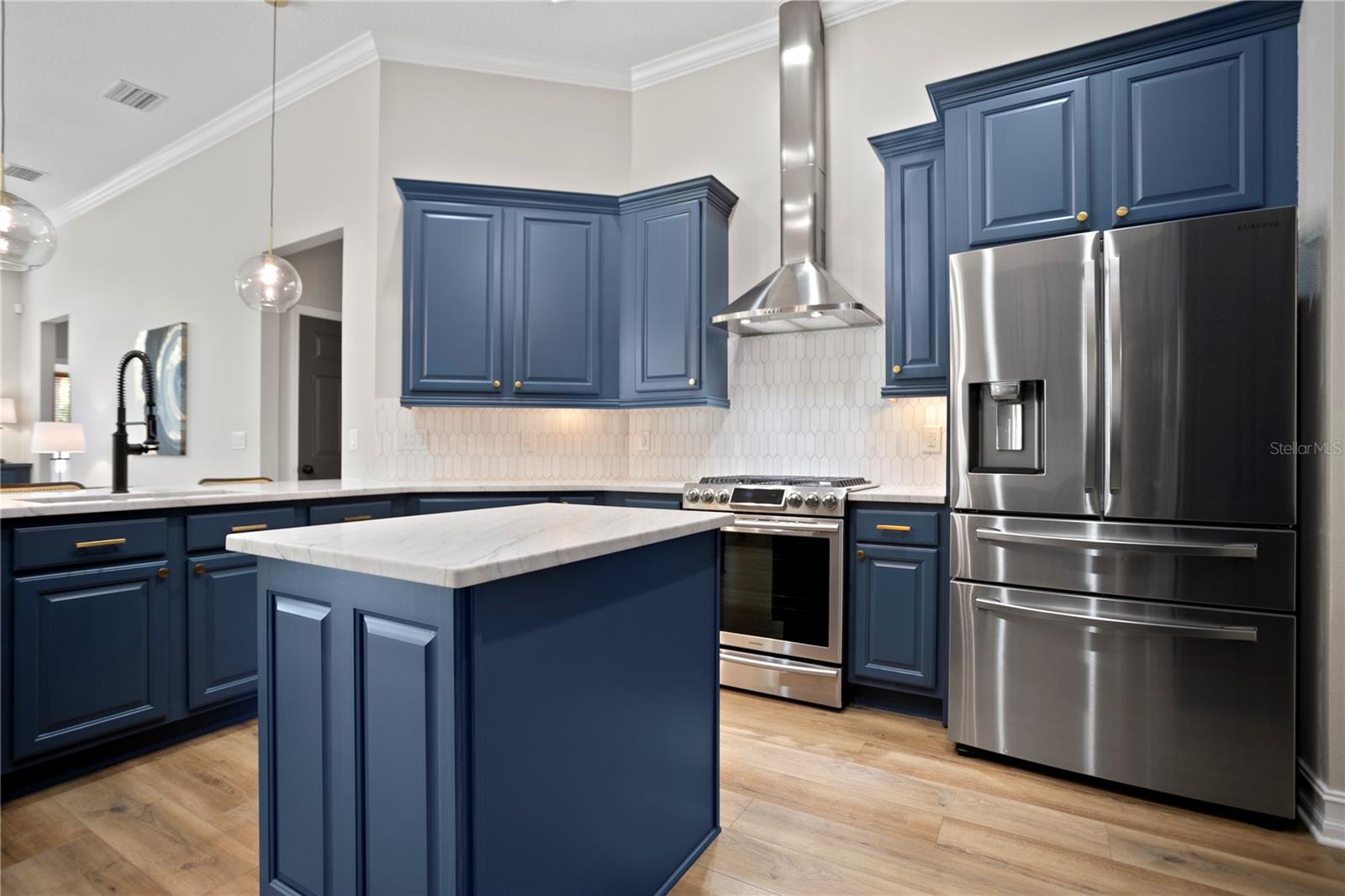 122 FALLING WATER DR