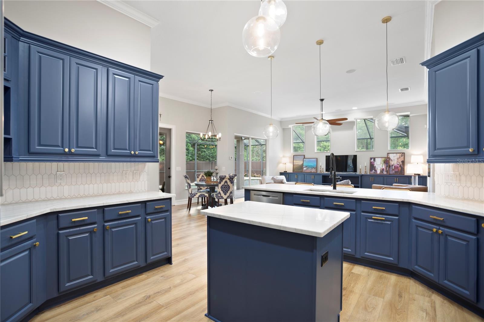 122 FALLING WATER DR